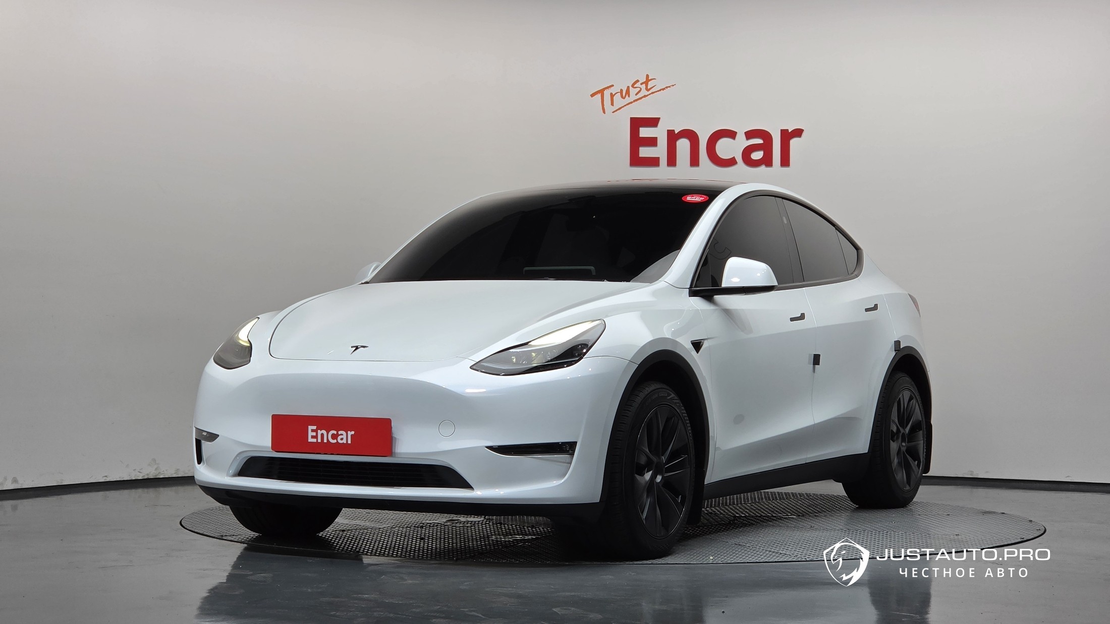 Автомобиль Tesla Model Y