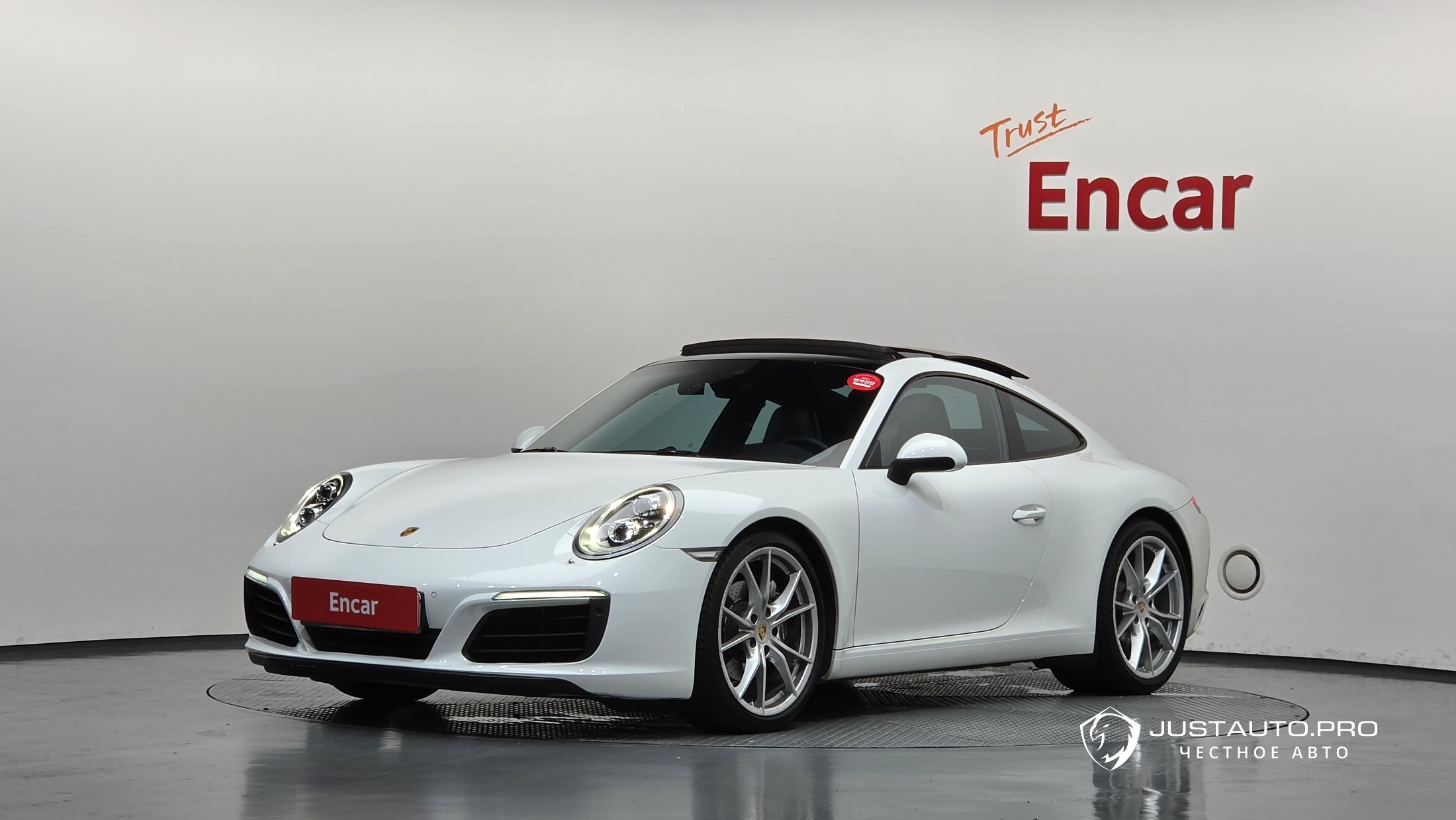Автомобиль Porsche 911