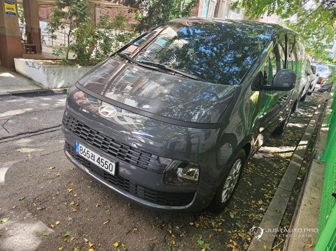 Автомобиль Hyundai Staria