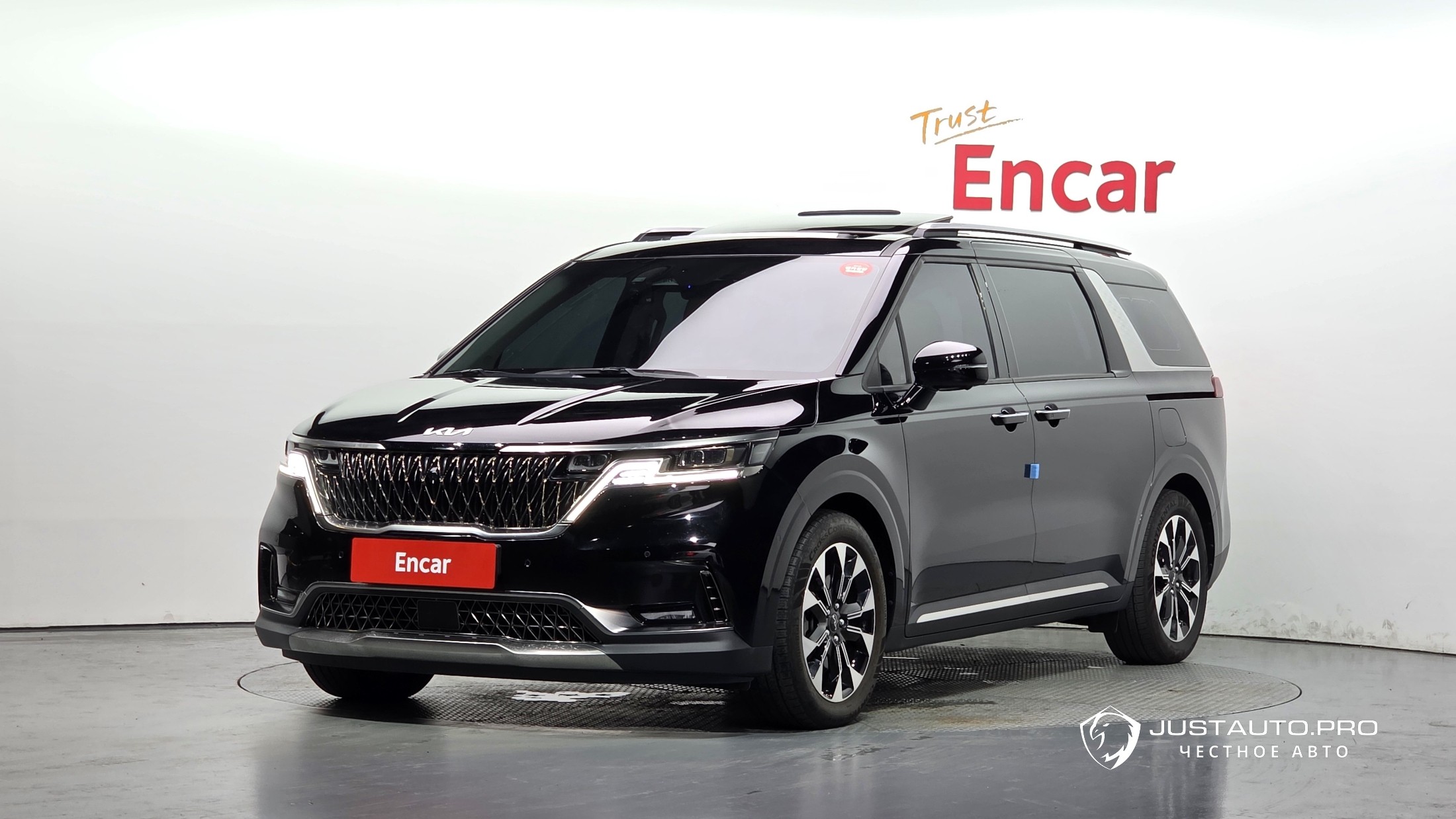 Автомобиль Kia Canival