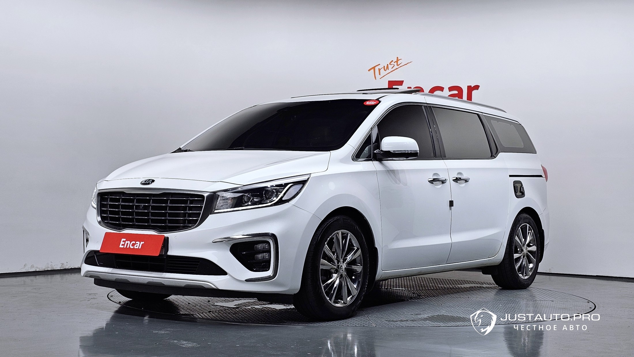 Автомобиль Kia Canival