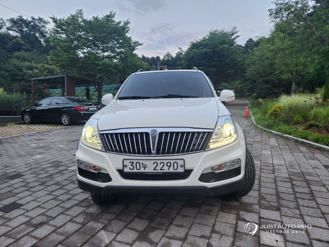 Автомобиль KG_Mobility_Ssangyong Rexton