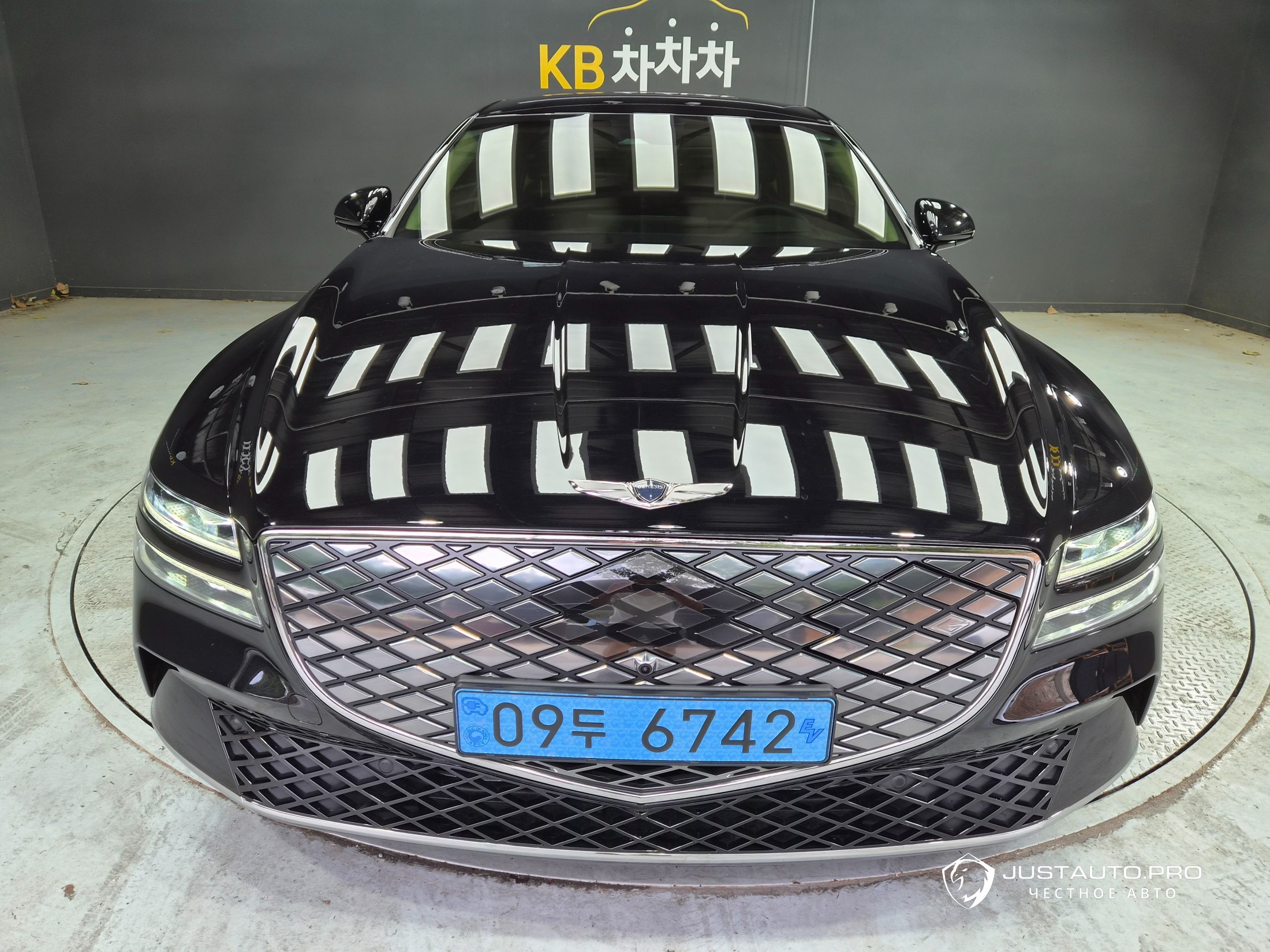 Автомобиль Genesis G80