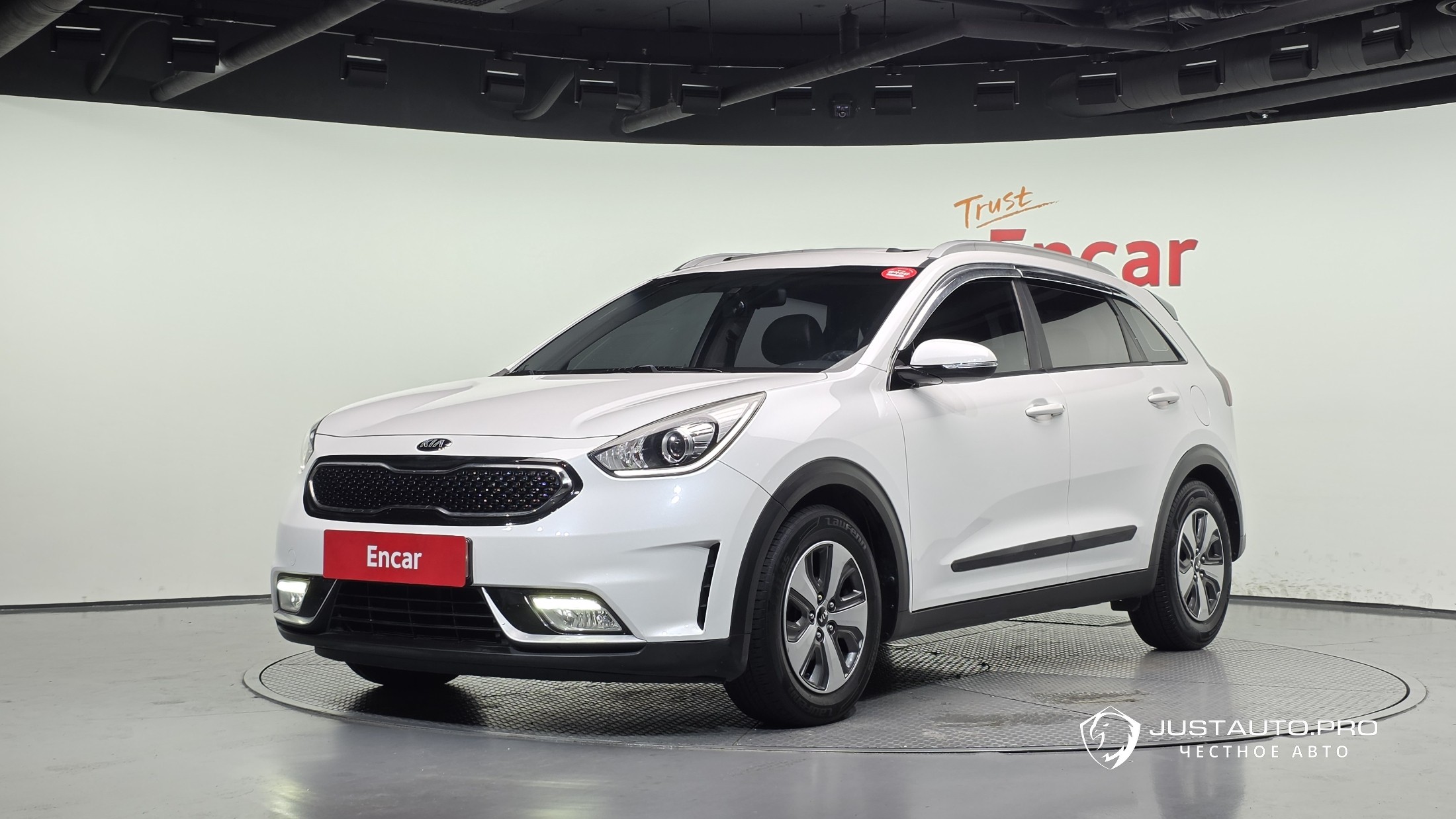 Автомобиль Kia Niro