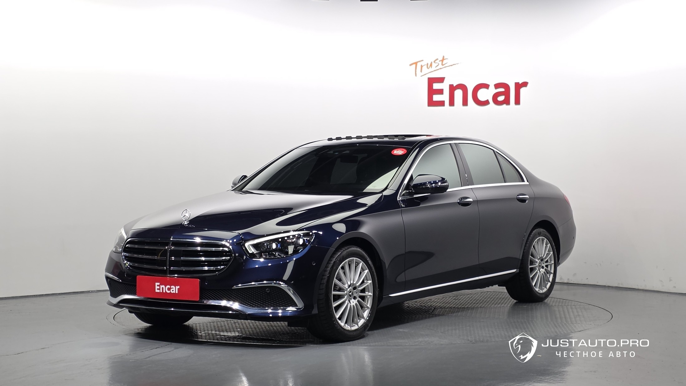 Автомобиль Mercedes-Benz E-Class