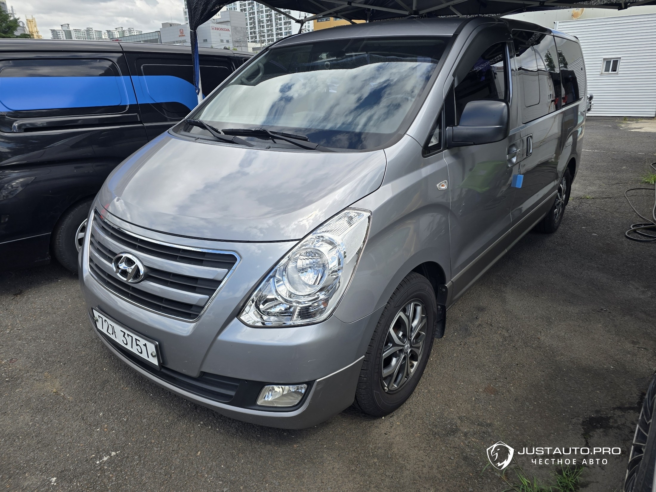 Автомобиль Hyundai Starex
