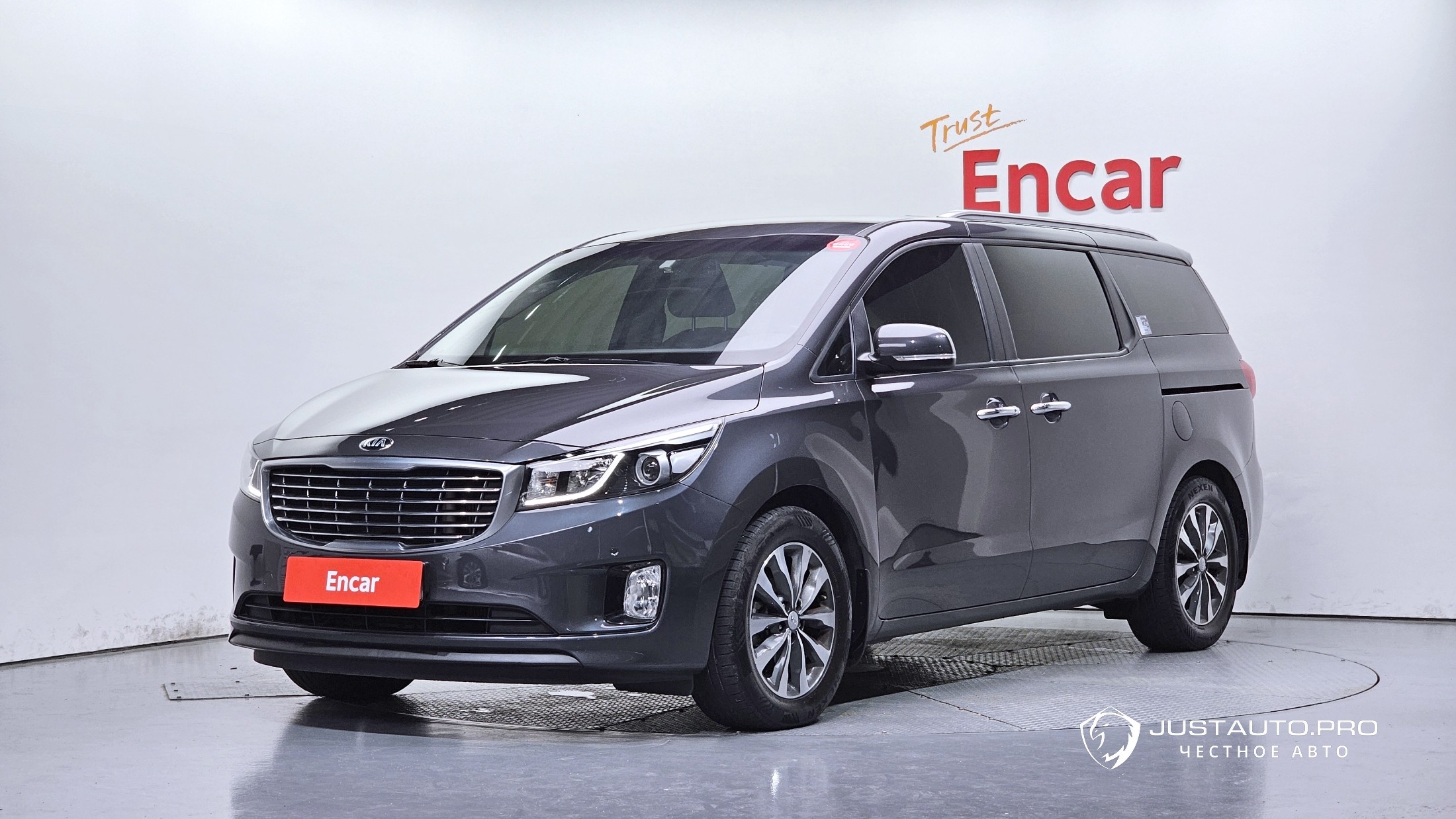 Автомобиль Kia Canival