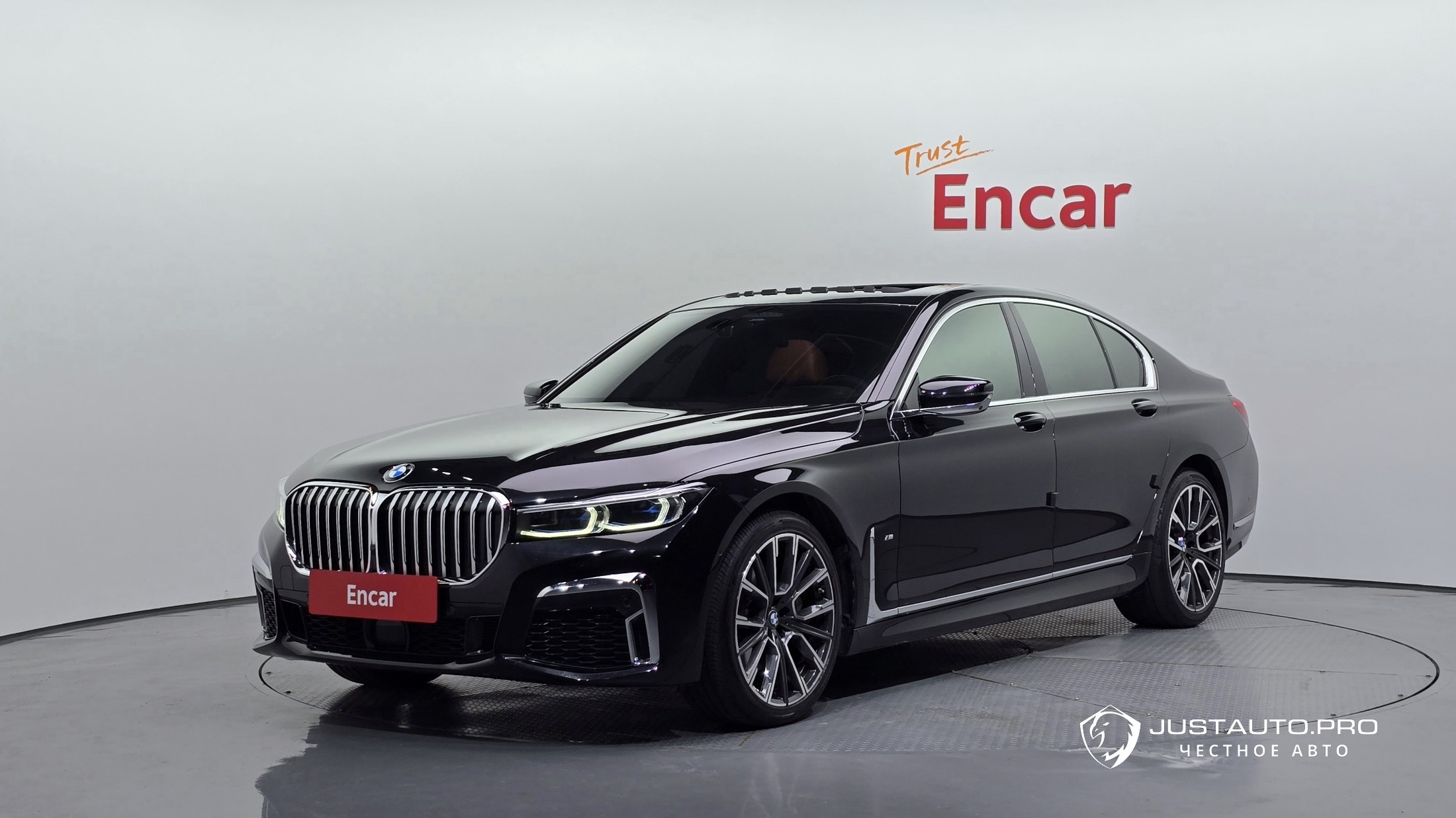 Автомобиль BMW 7-Series