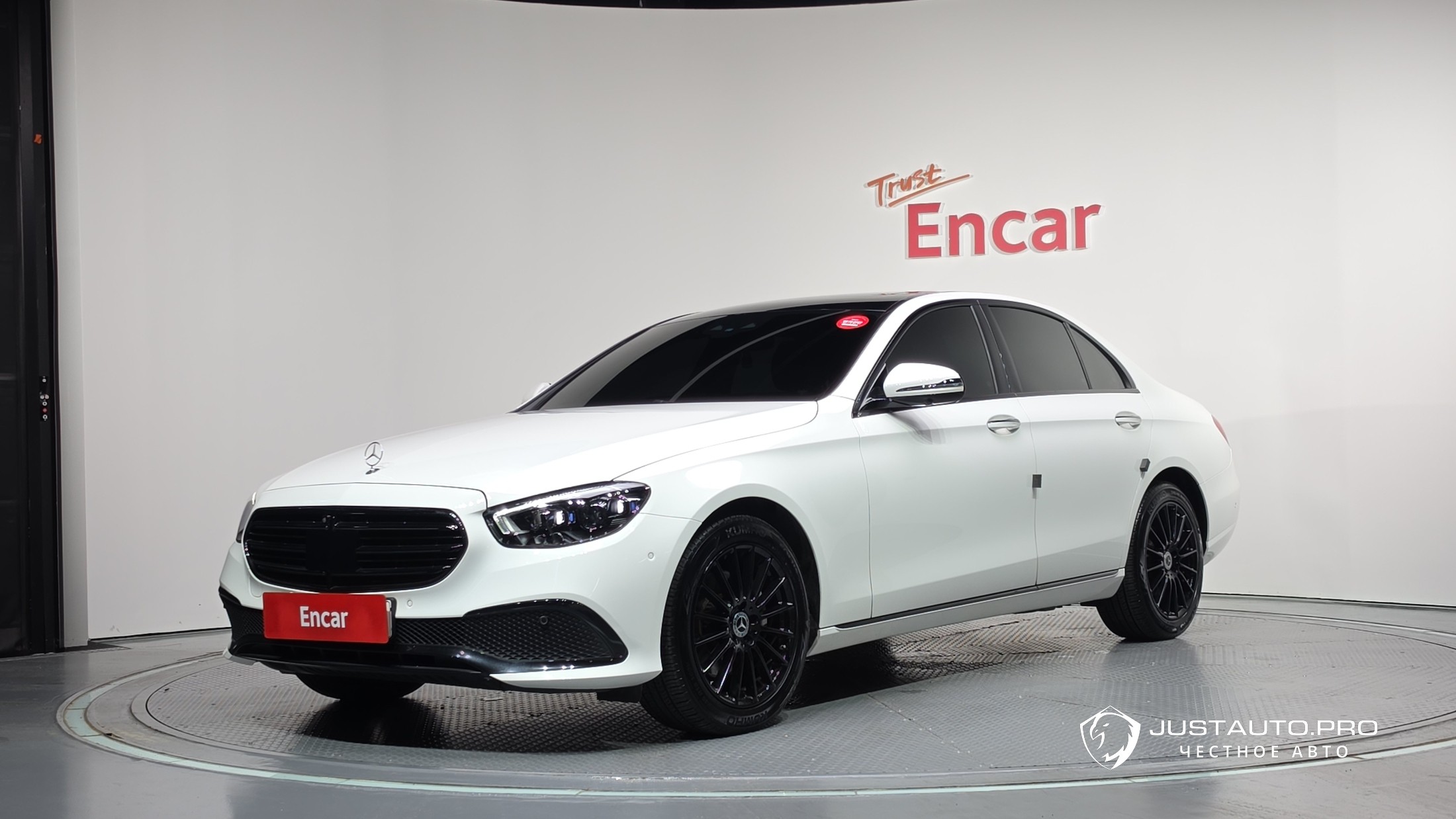 Автомобиль Mercedes-Benz E-Class