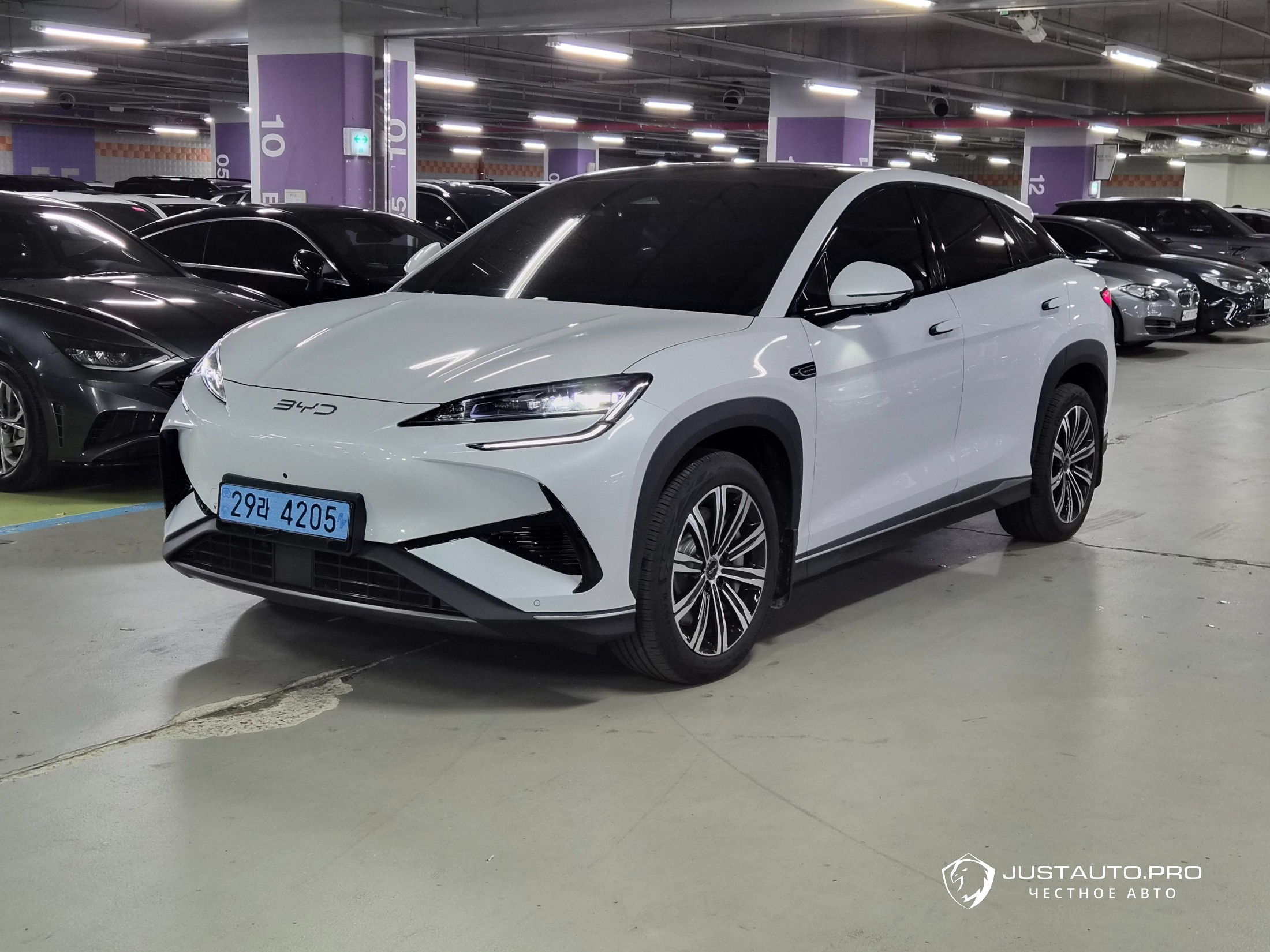Автомобиль BYD Sealion 7 