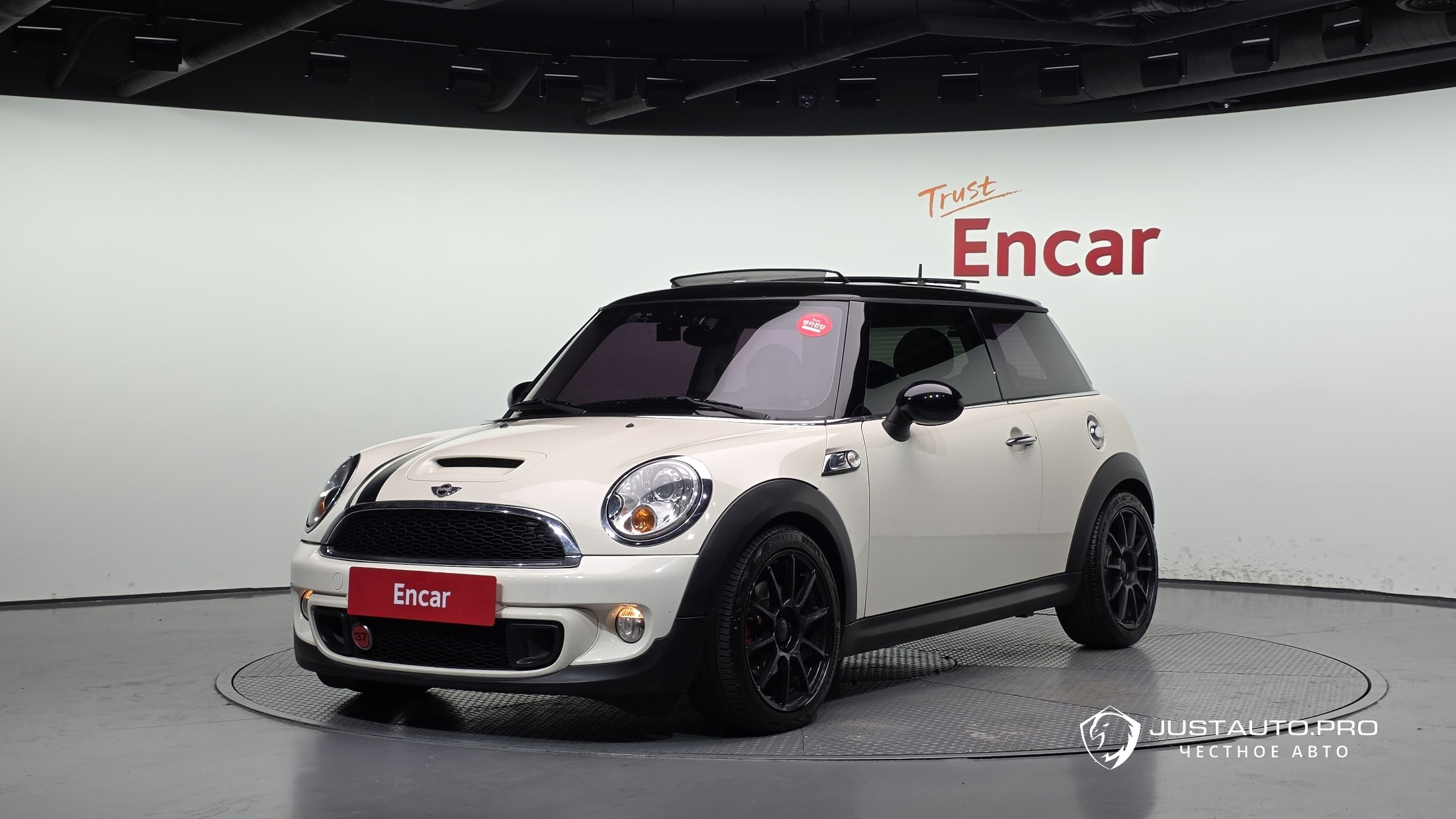 Автомобиль Mini Cooper
