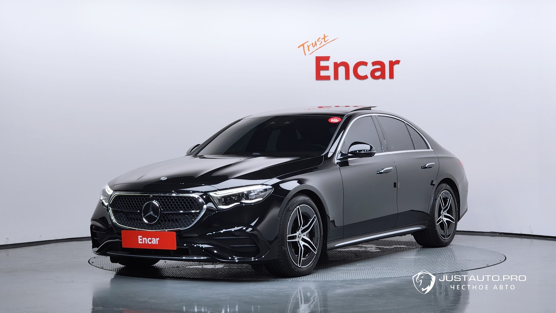 Автомобиль Mercedes-Benz E-Class