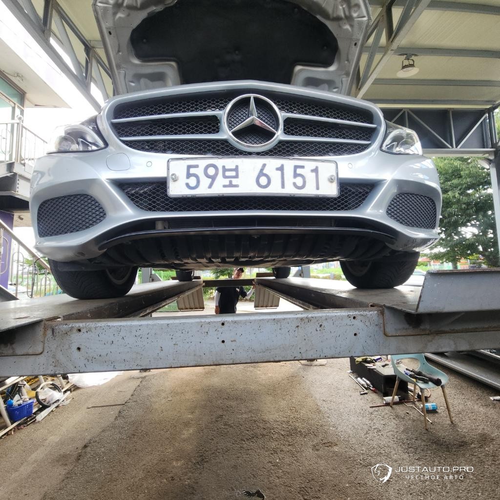 Автомобиль Mercedes-Benz C-Class