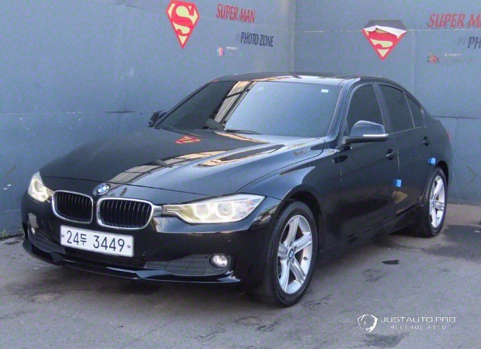 Автомобиль BMW 3-Series