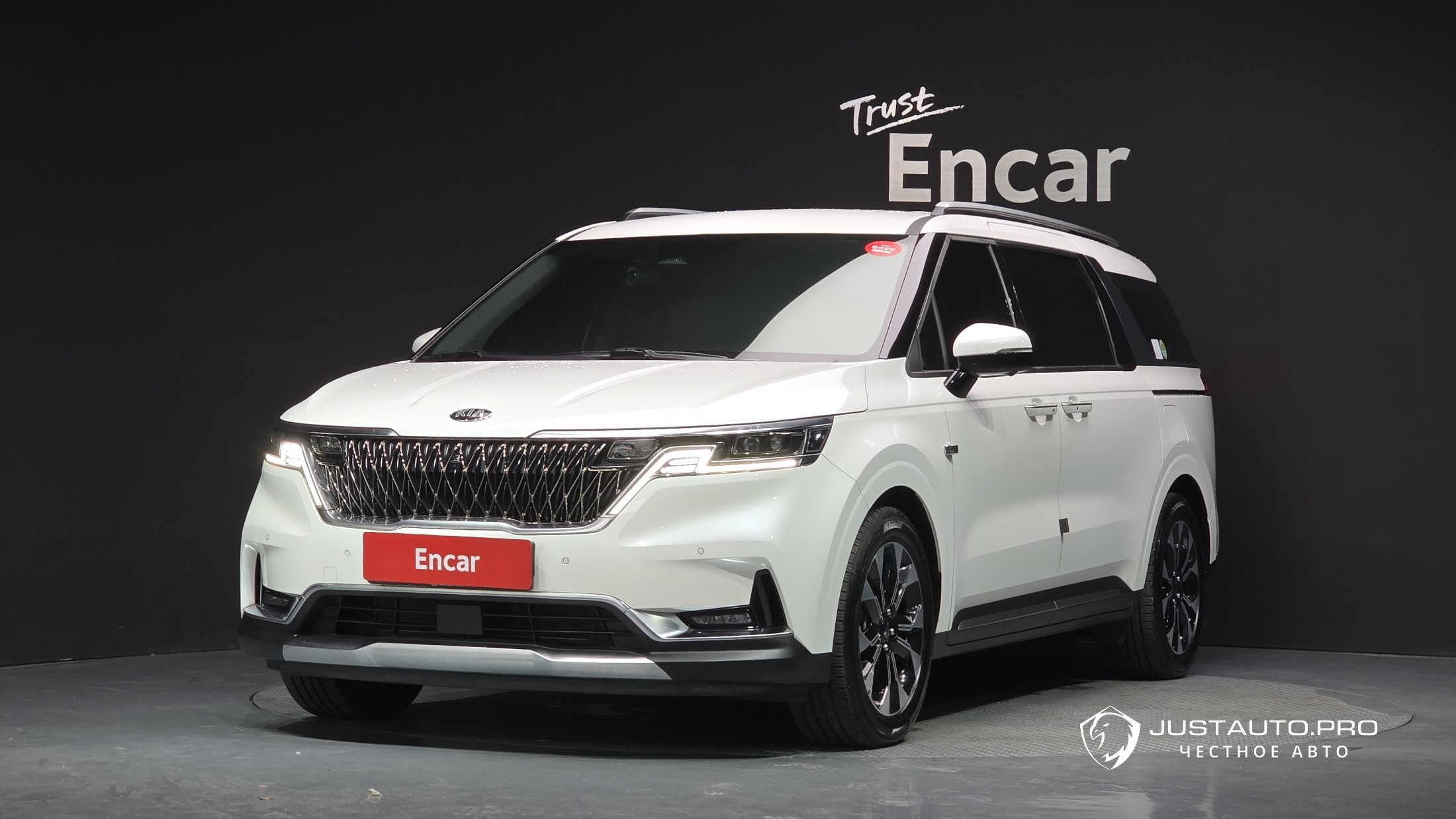 Автомобиль Kia Canival