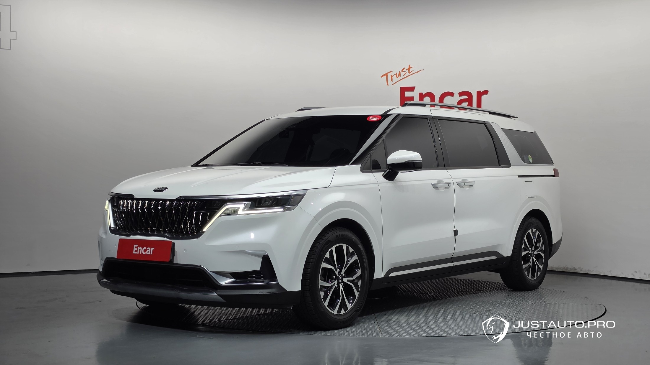 Автомобиль Kia Canival
