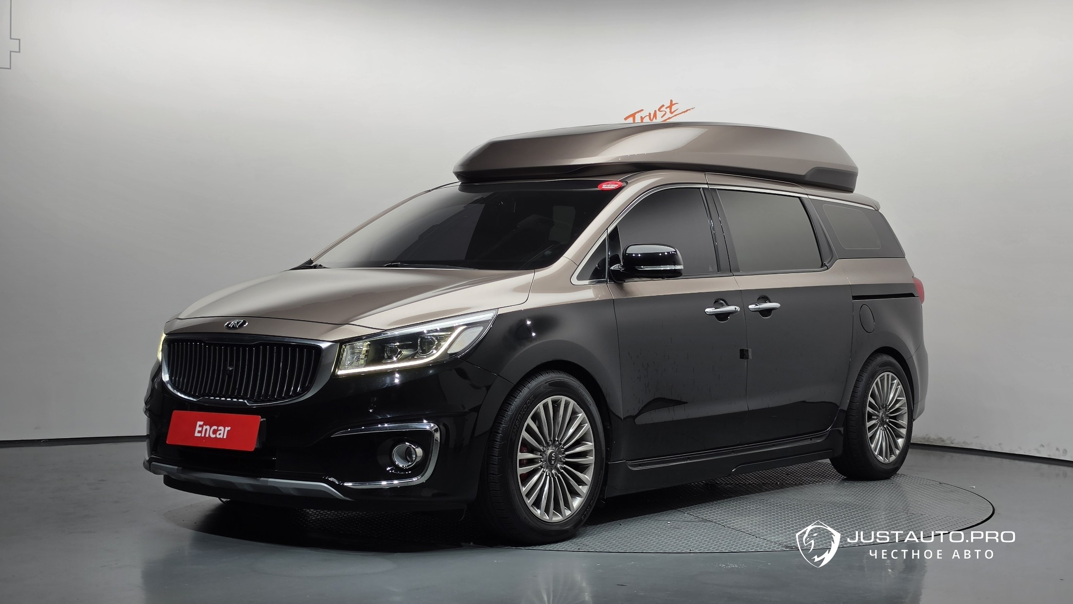 Автомобиль Kia Canival