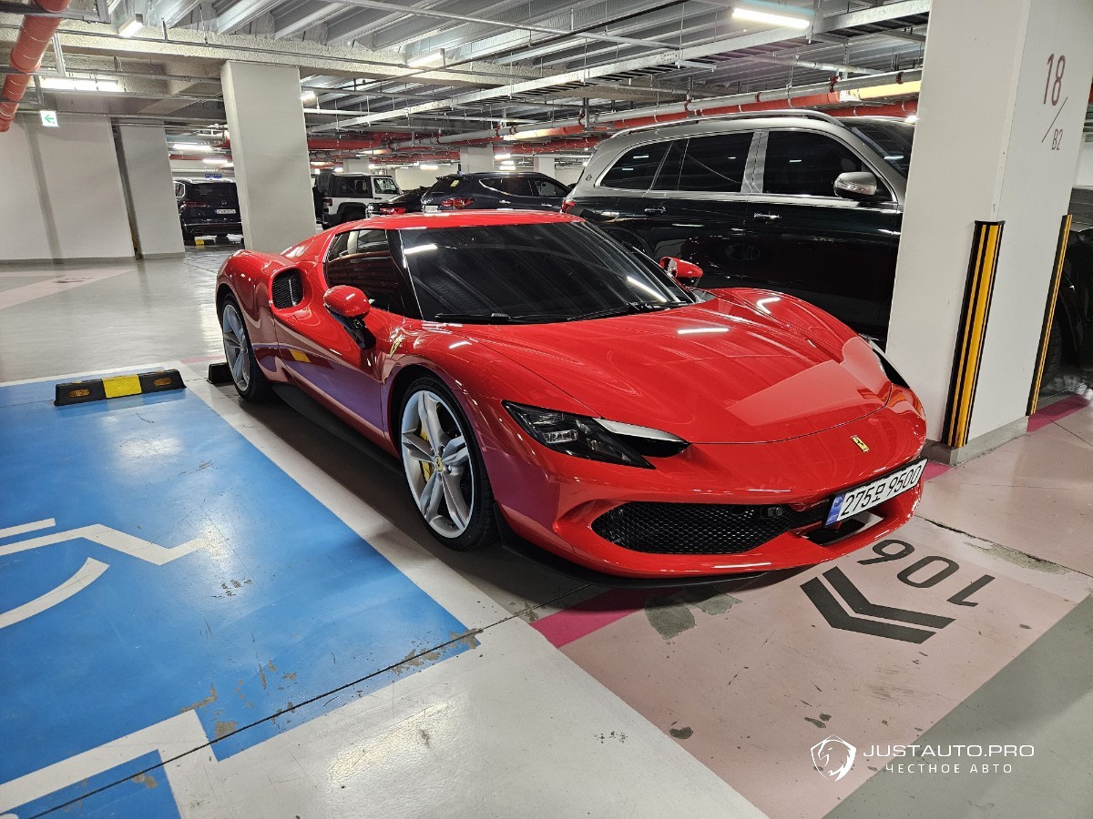 Автомобиль Ferrari 296