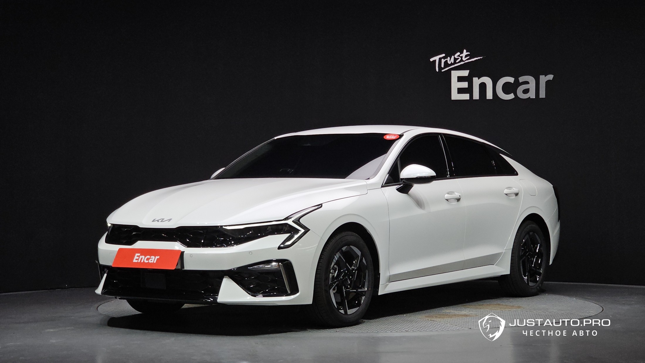 Автомобиль Kia K5