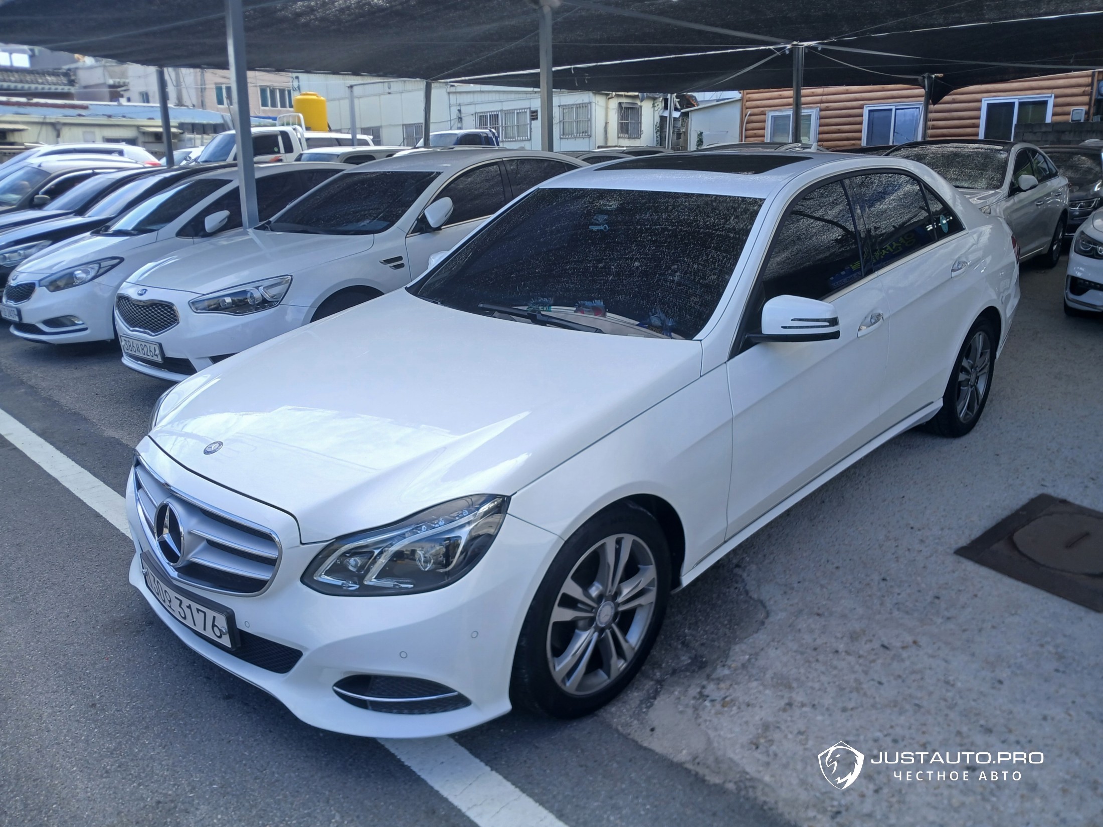 Автомобиль Mercedes-Benz E-Class