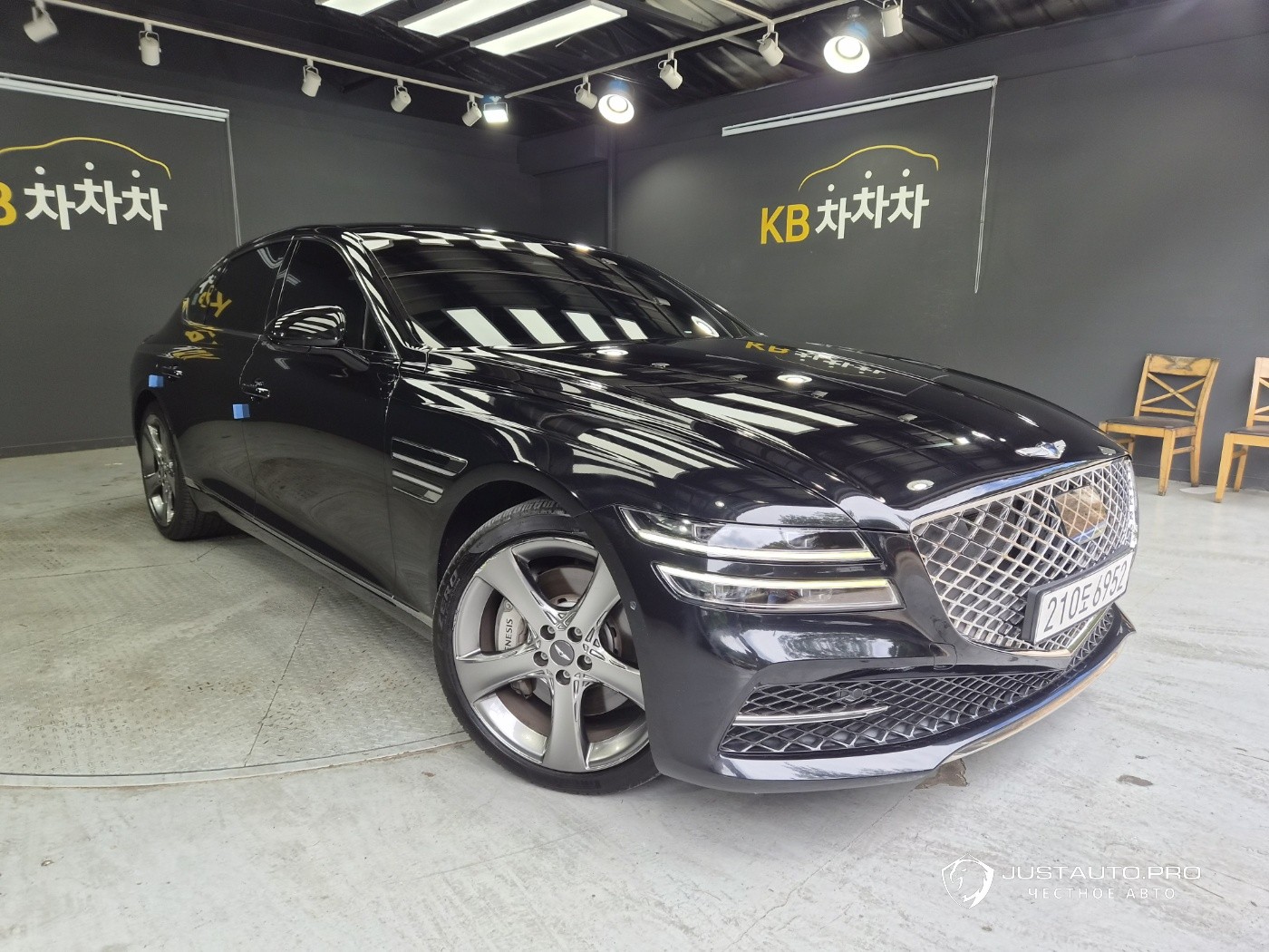 Автомобиль Genesis G80
