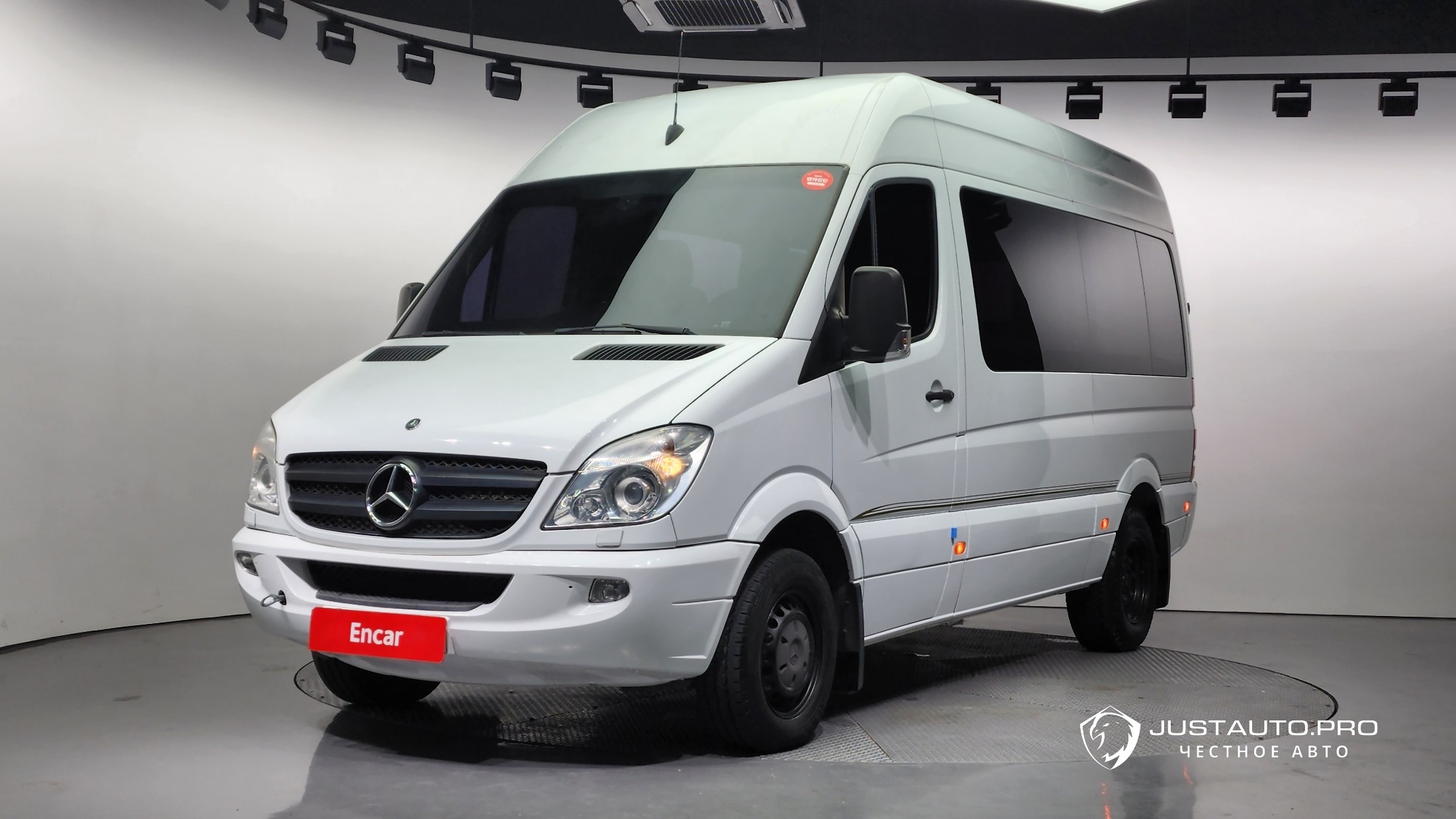 Автомобиль Mercedes-Benz Sprinter