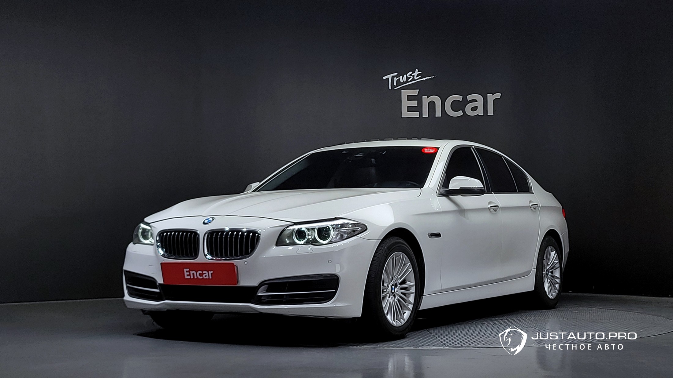 Автомобиль BMW 5-Series