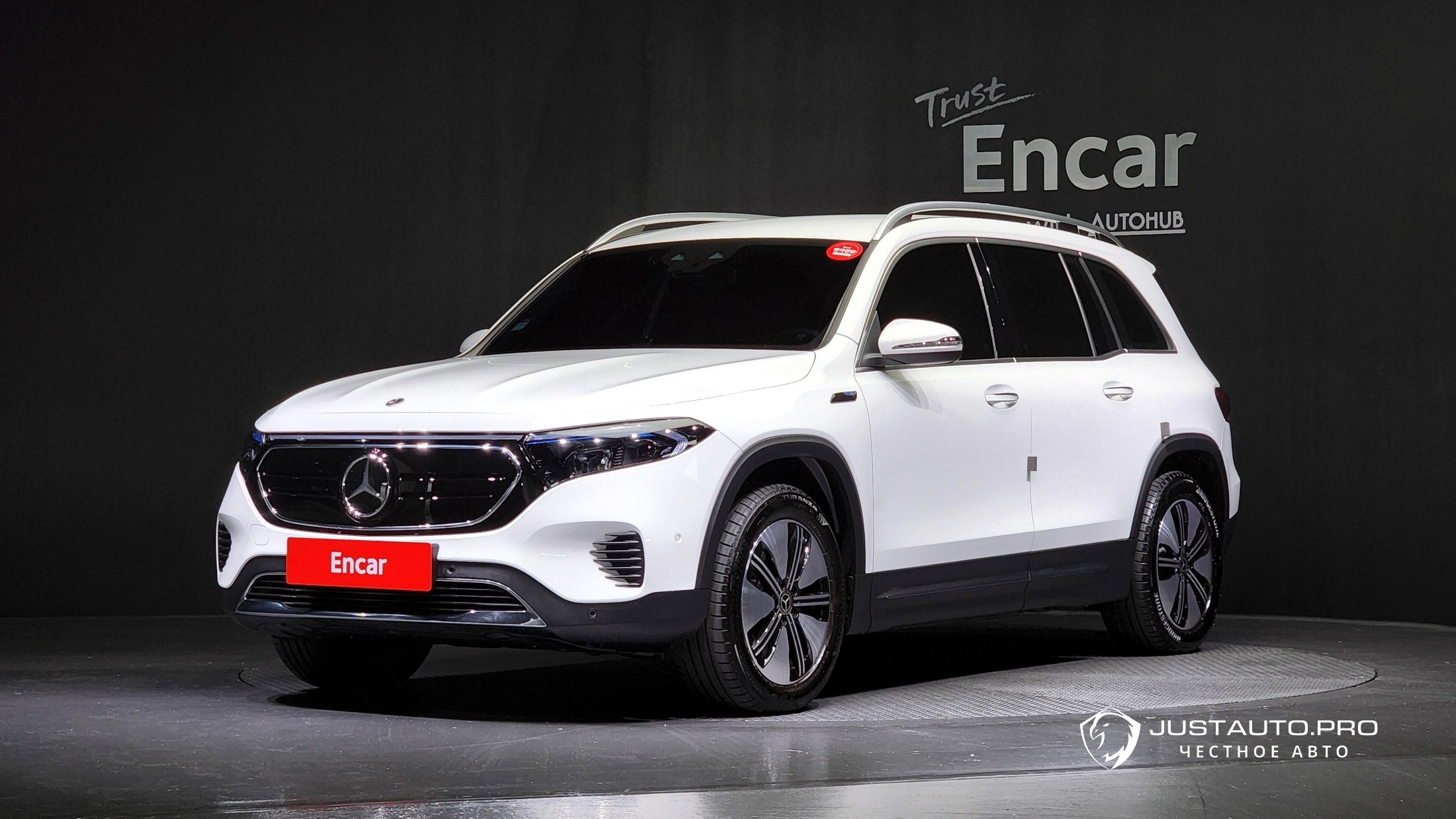 Автомобиль Mercedes-Benz EQB