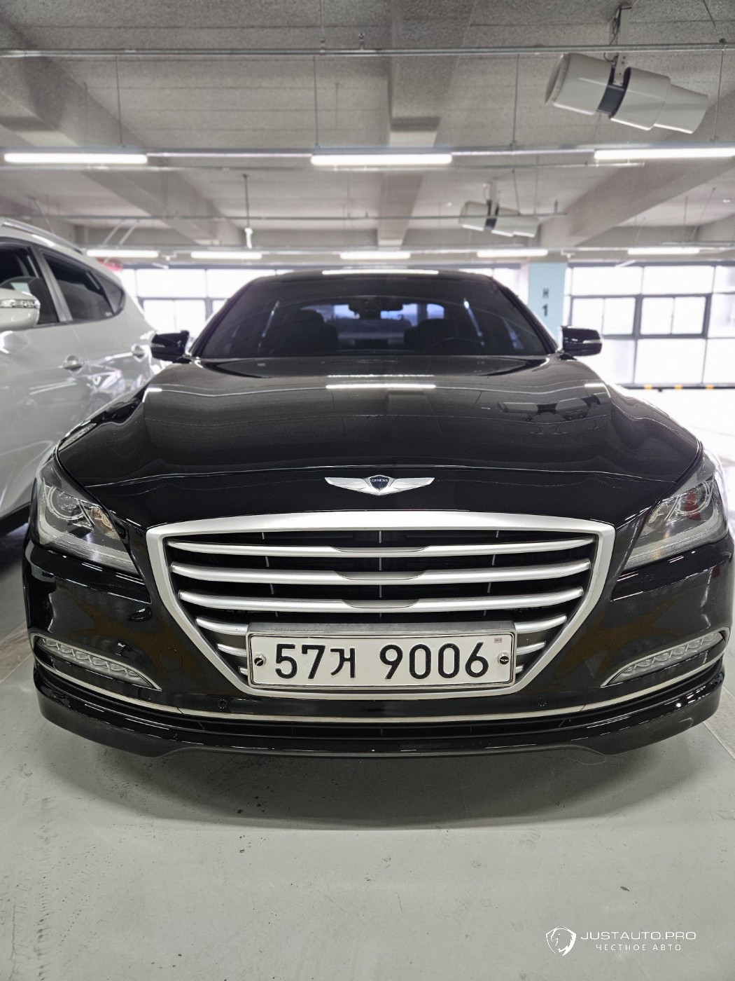 Автомобиль Hyundai Genesis