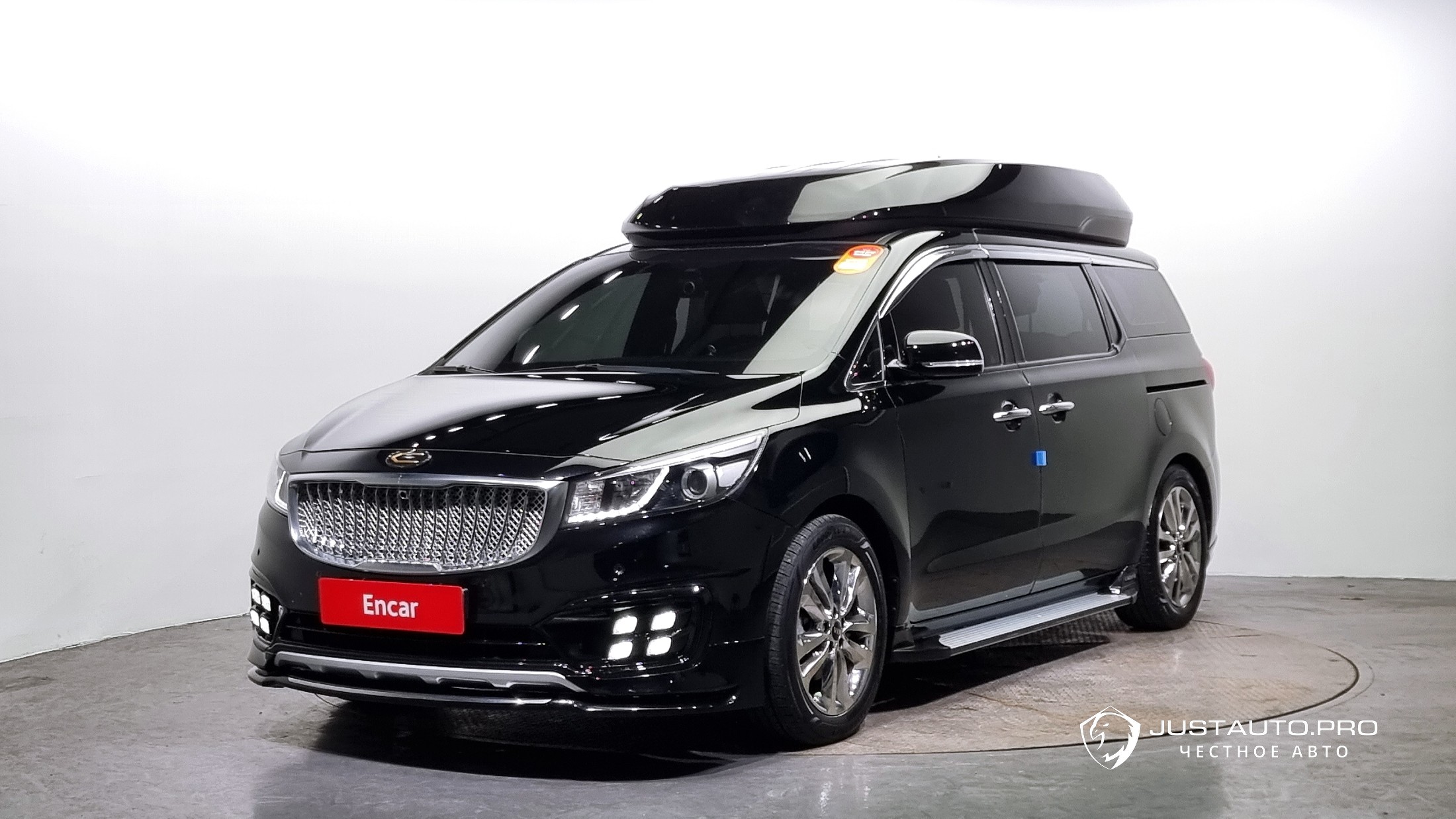 Автомобиль Kia Canival