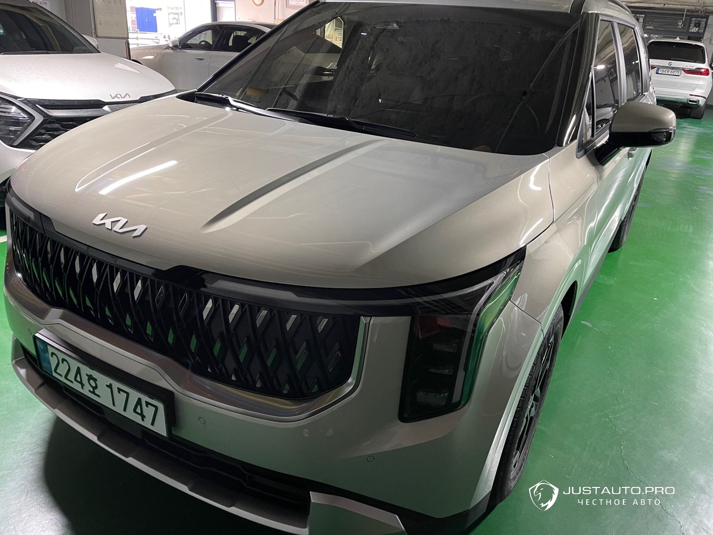 Автомобиль Kia Canival