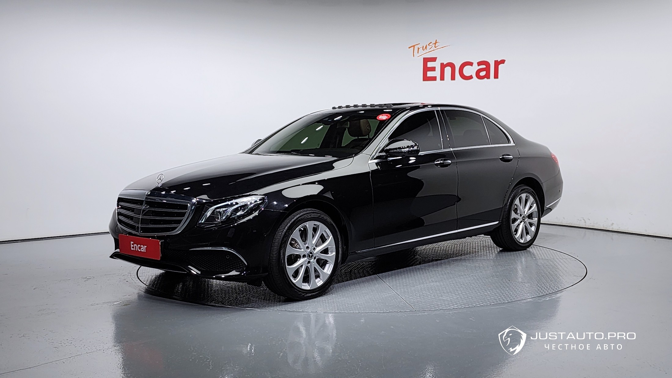 Автомобиль Mercedes-Benz E-Class