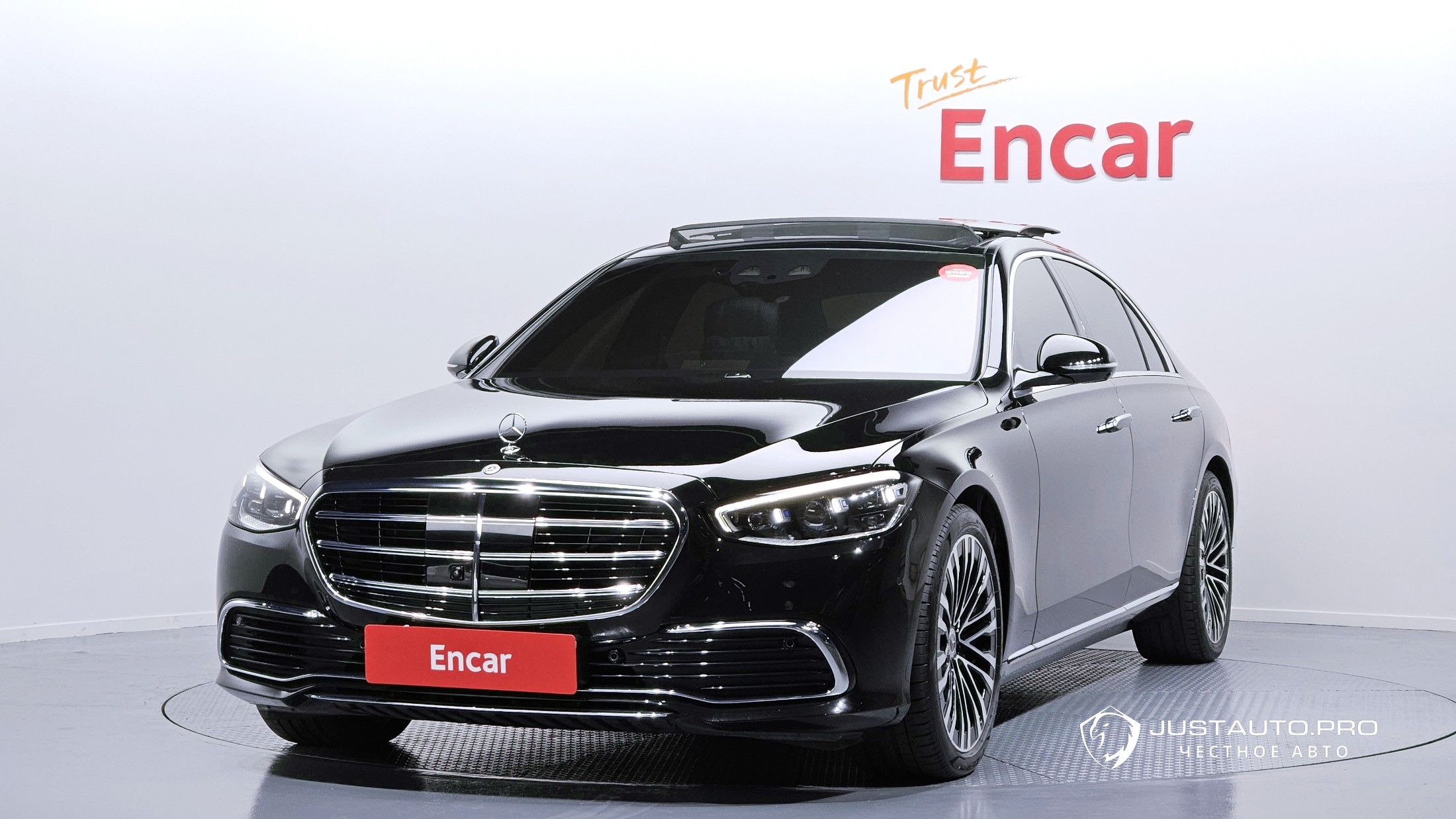Автомобиль Mercedes-Benz S-Class