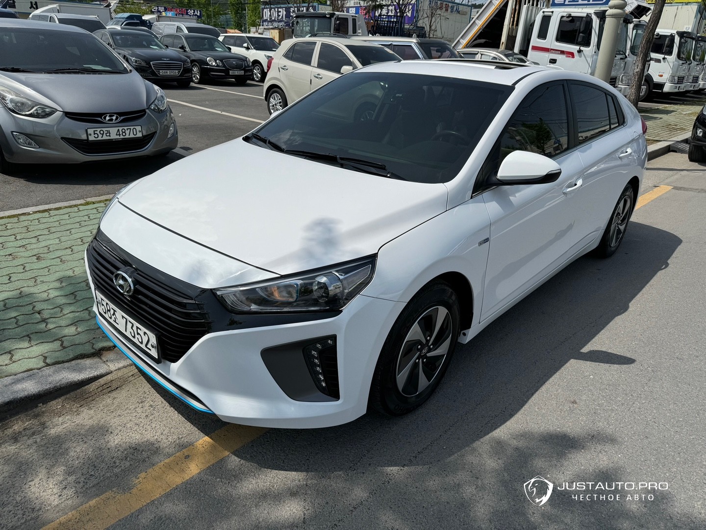 Автомобиль Hyundai Ioniq
