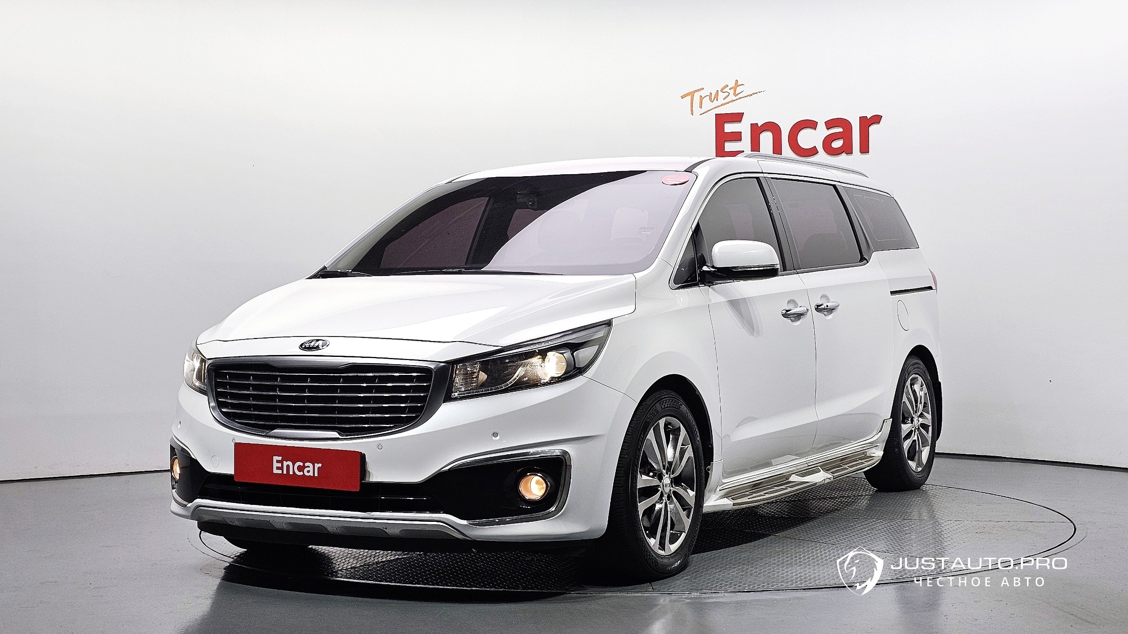 Автомобиль Kia Canival