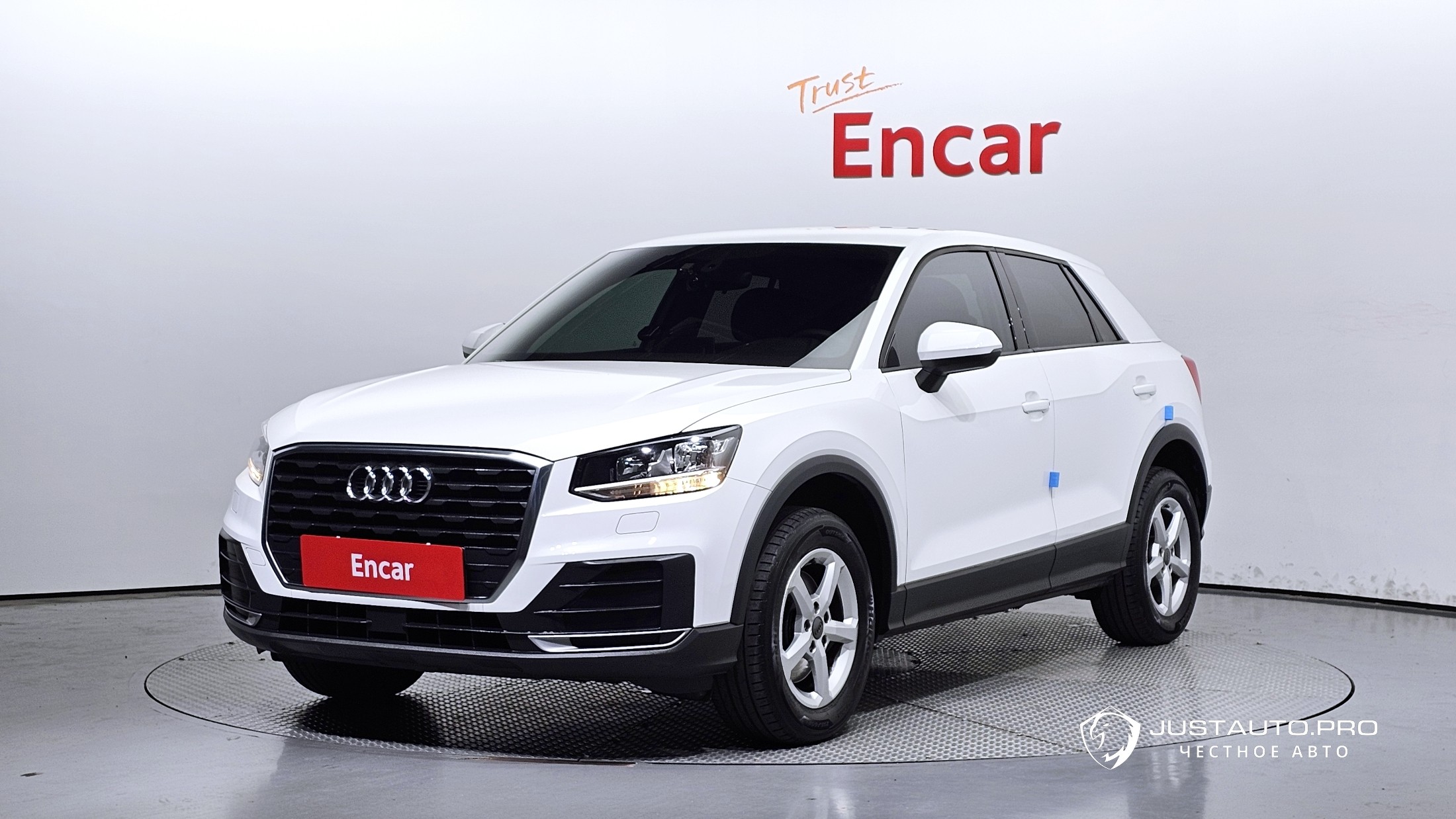 Автомобиль Audi Q2