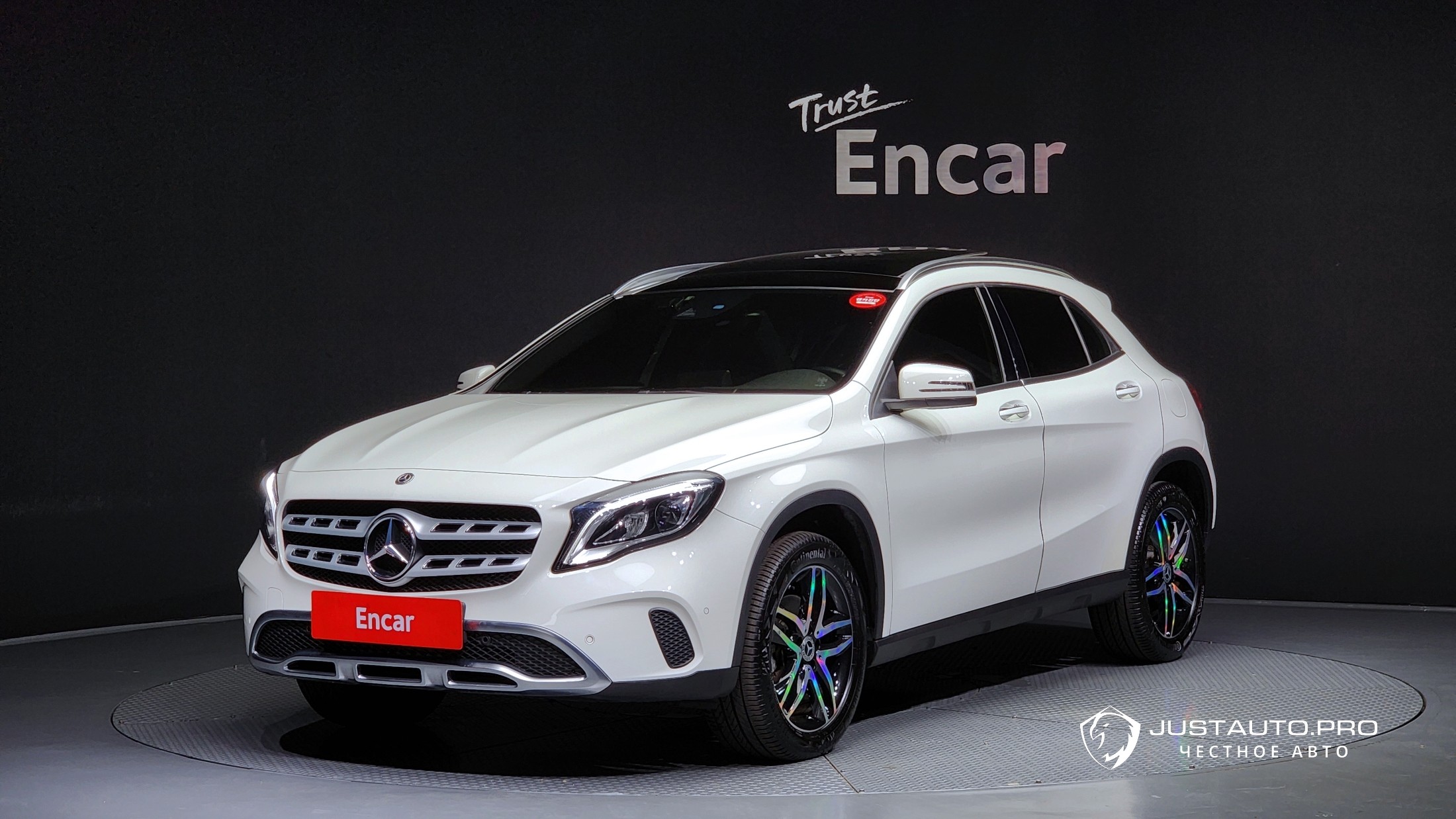 Автомобиль Mercedes-Benz GLA-Class