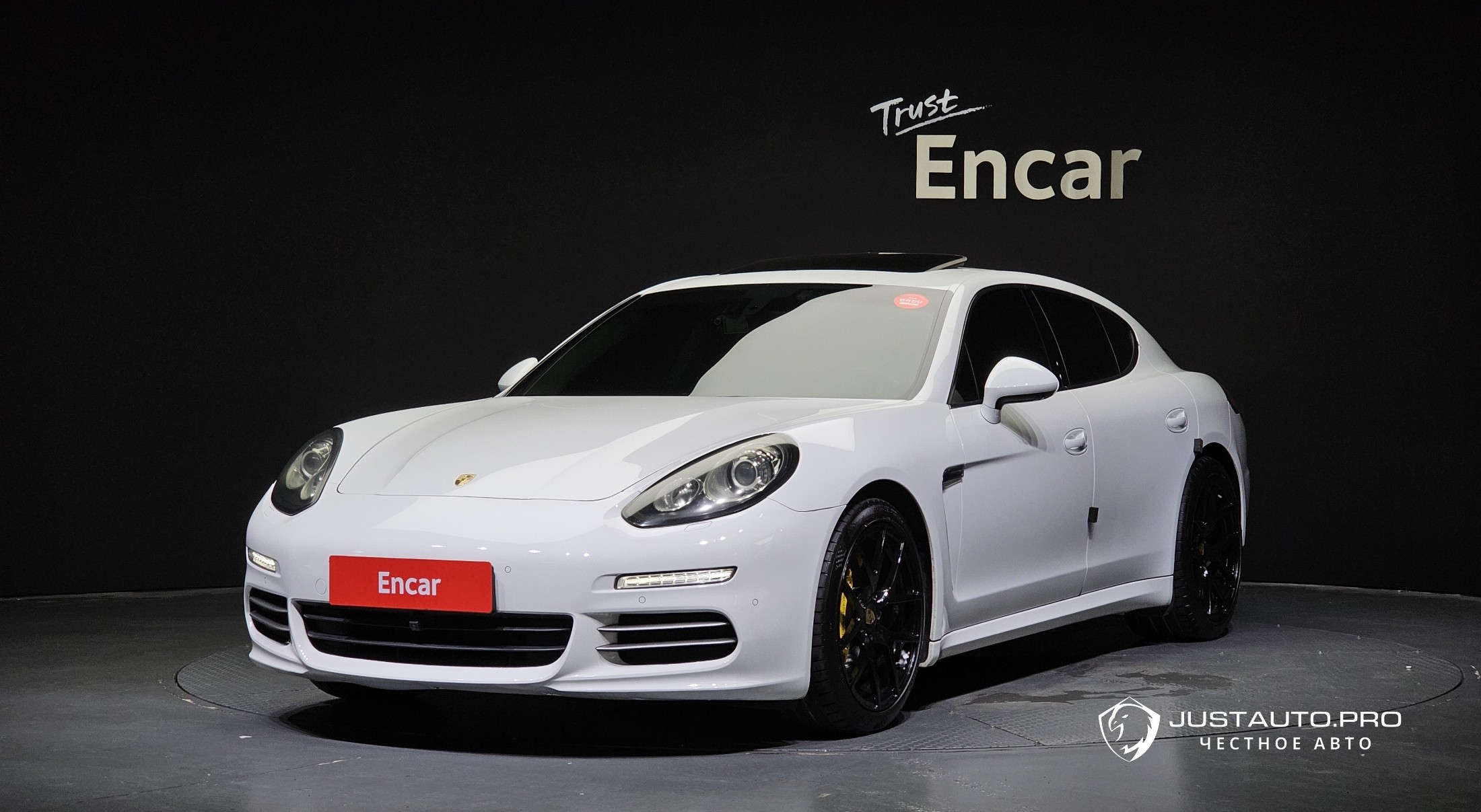 Автомобиль Porsche Panamera