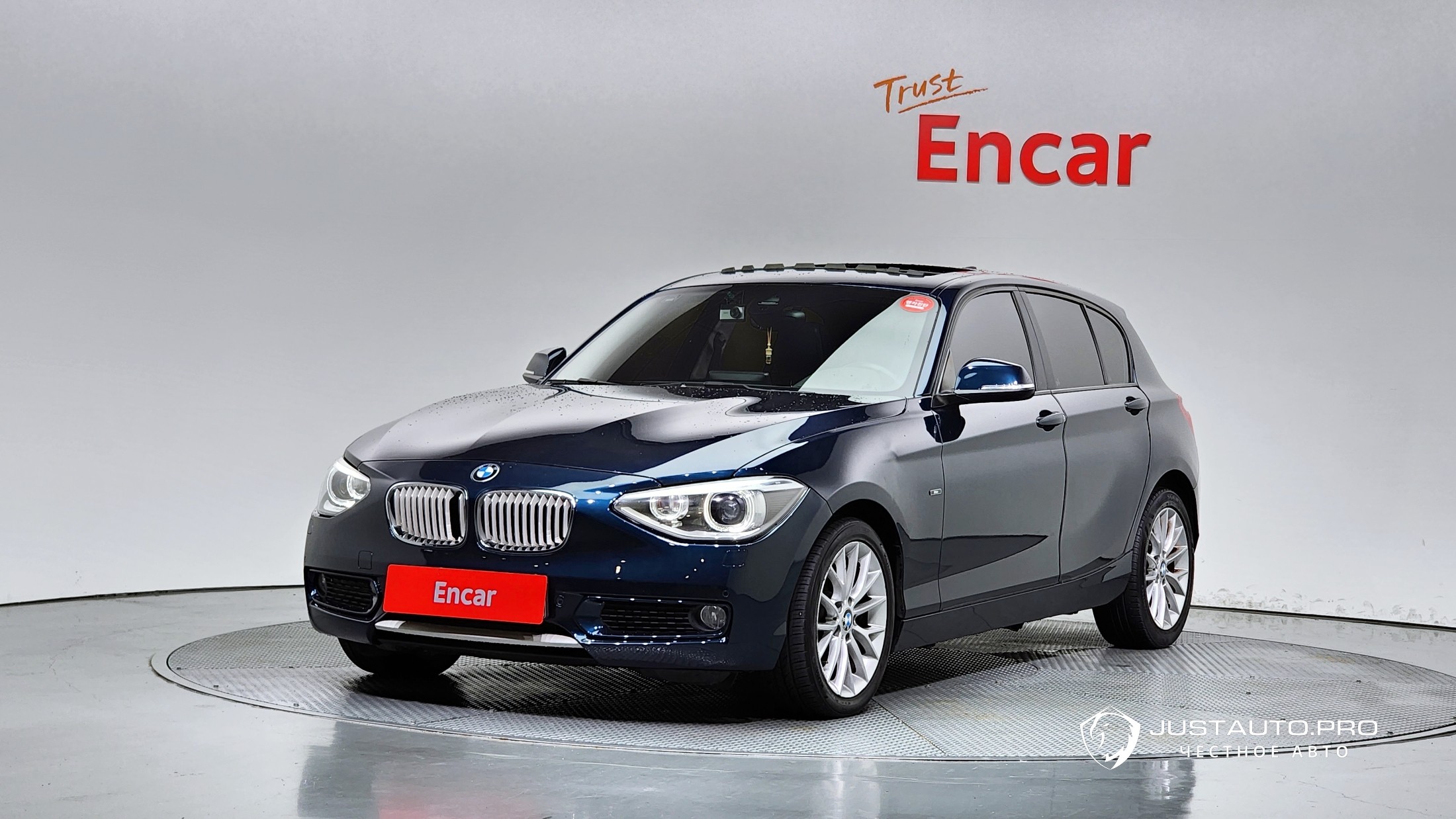 Автомобиль BMW 1-Series