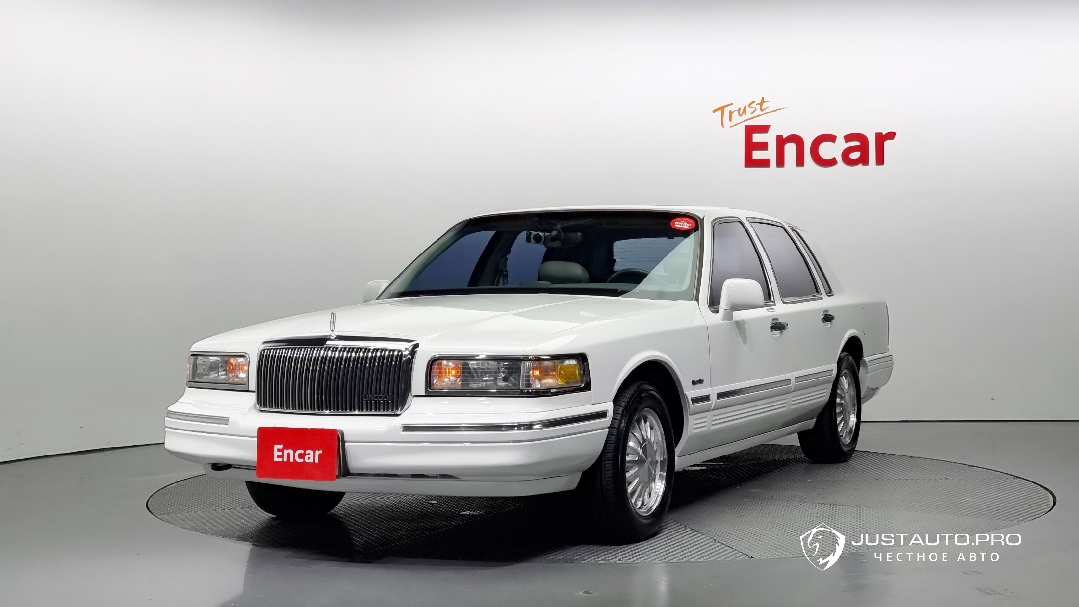 Автомобиль Lincoln Town Car