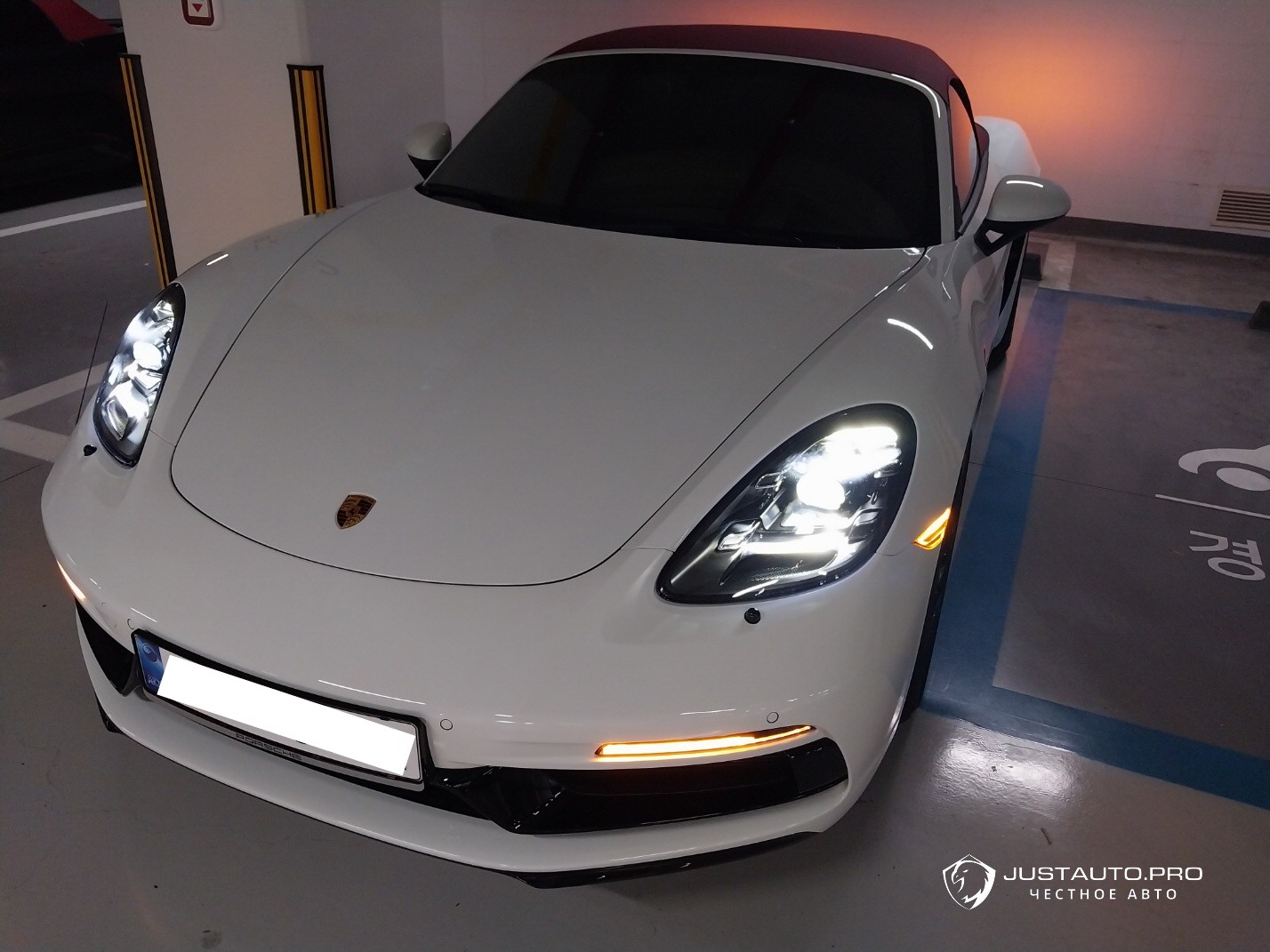 Автомобиль Porsche 718