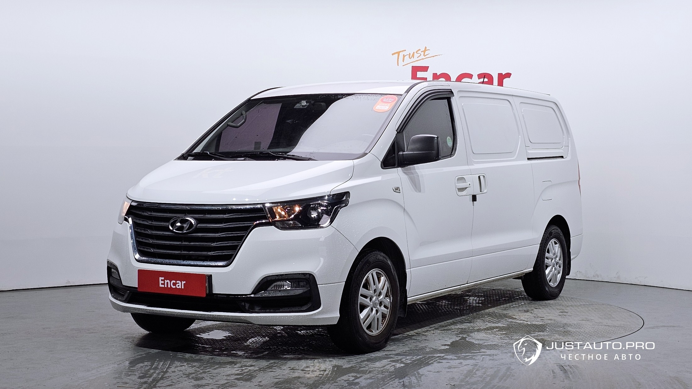 Автомобиль Hyundai Starex