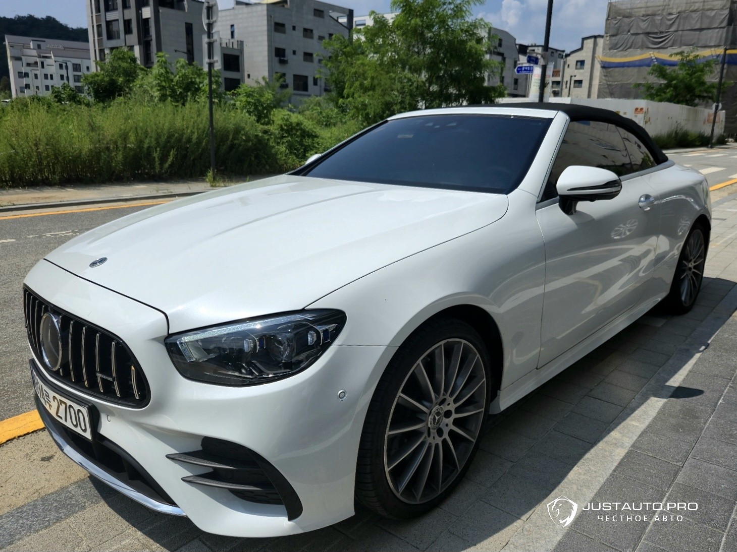 Автомобиль Mercedes-Benz E-Class