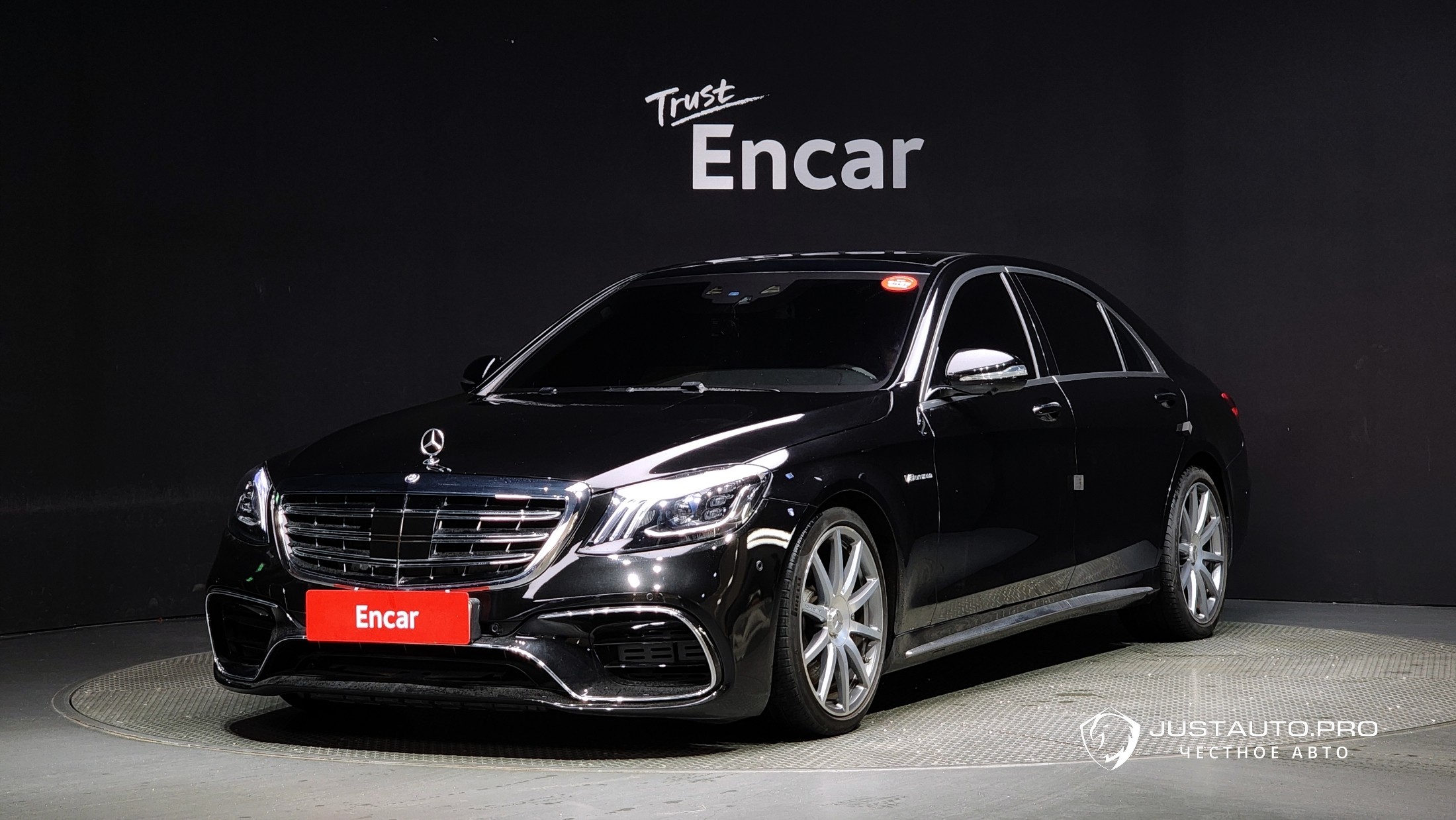 Автомобиль Mercedes-Benz S-Class