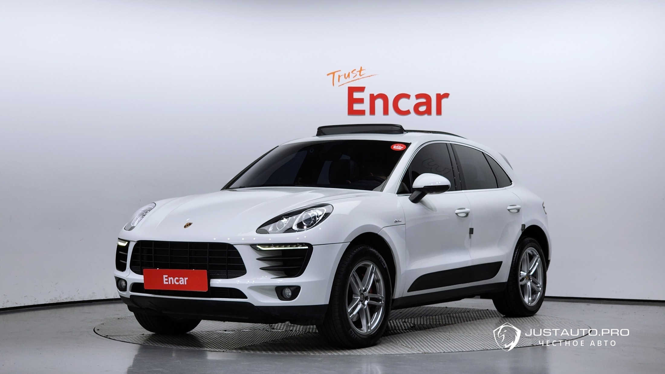 Автомобиль Porsche Macan