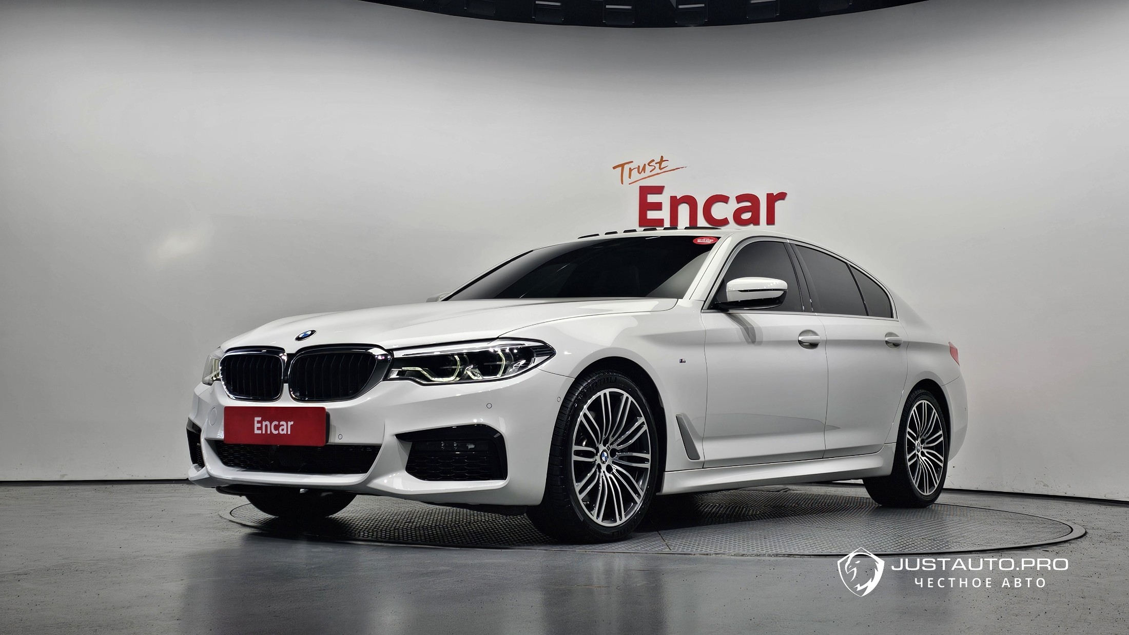 Автомобиль BMW 5-Series