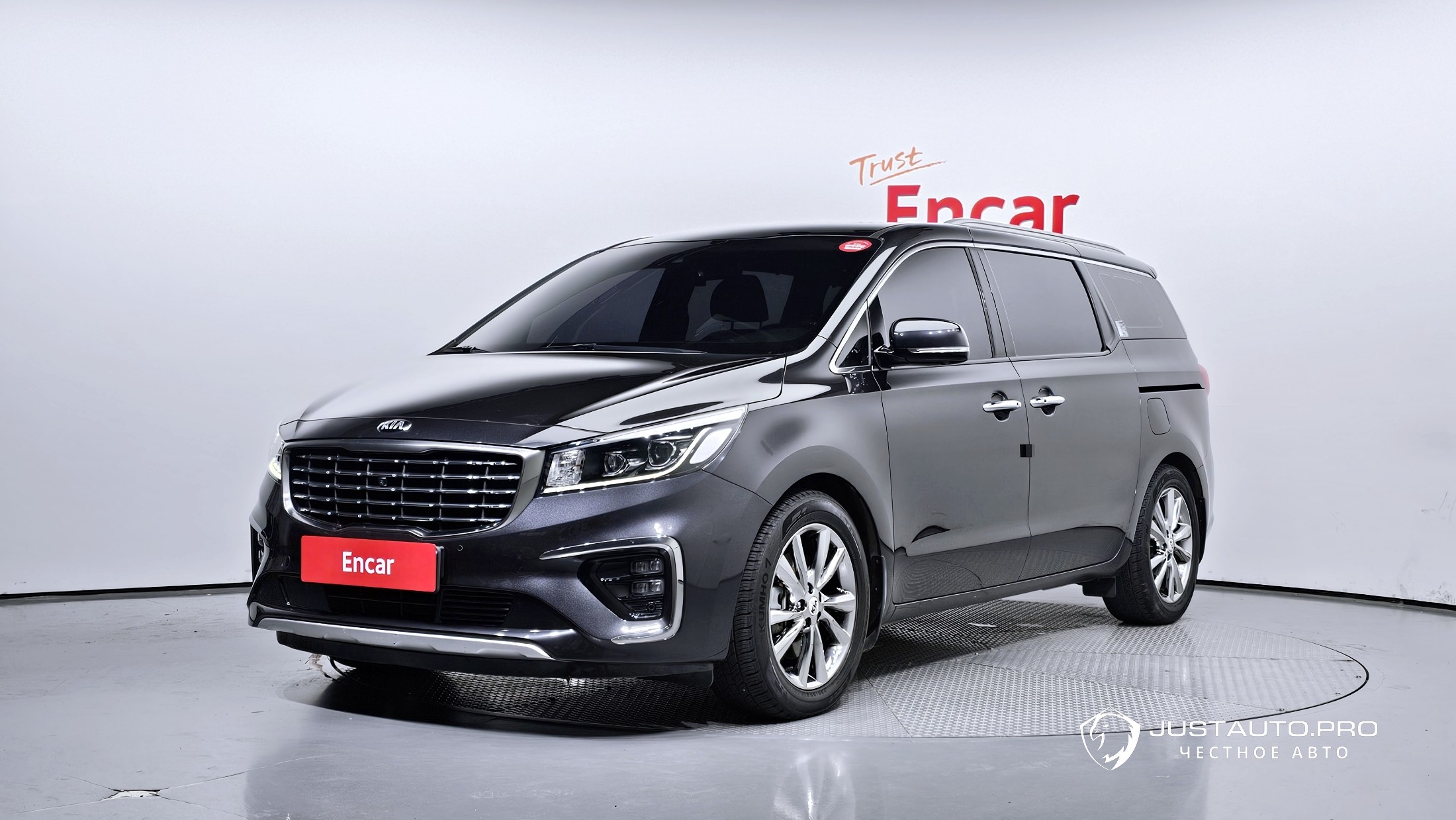 Автомобиль Kia Canival