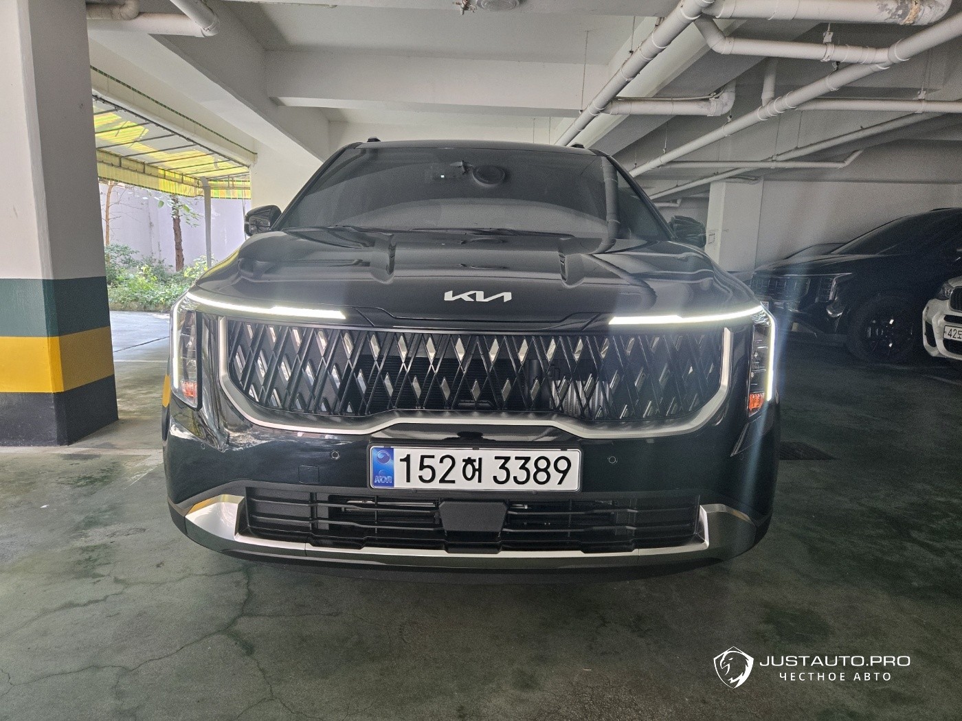 Автомобиль Kia Canival