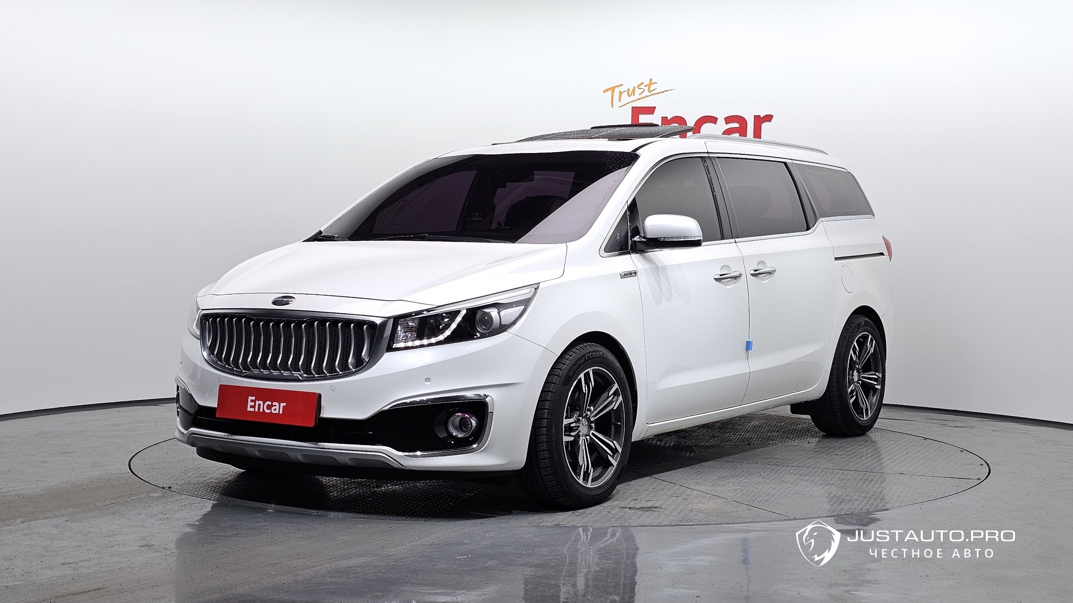 Автомобиль Kia Canival