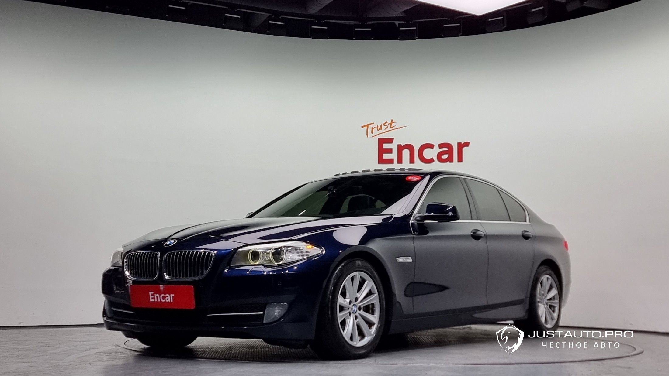 Автомобиль BMW 5-Series